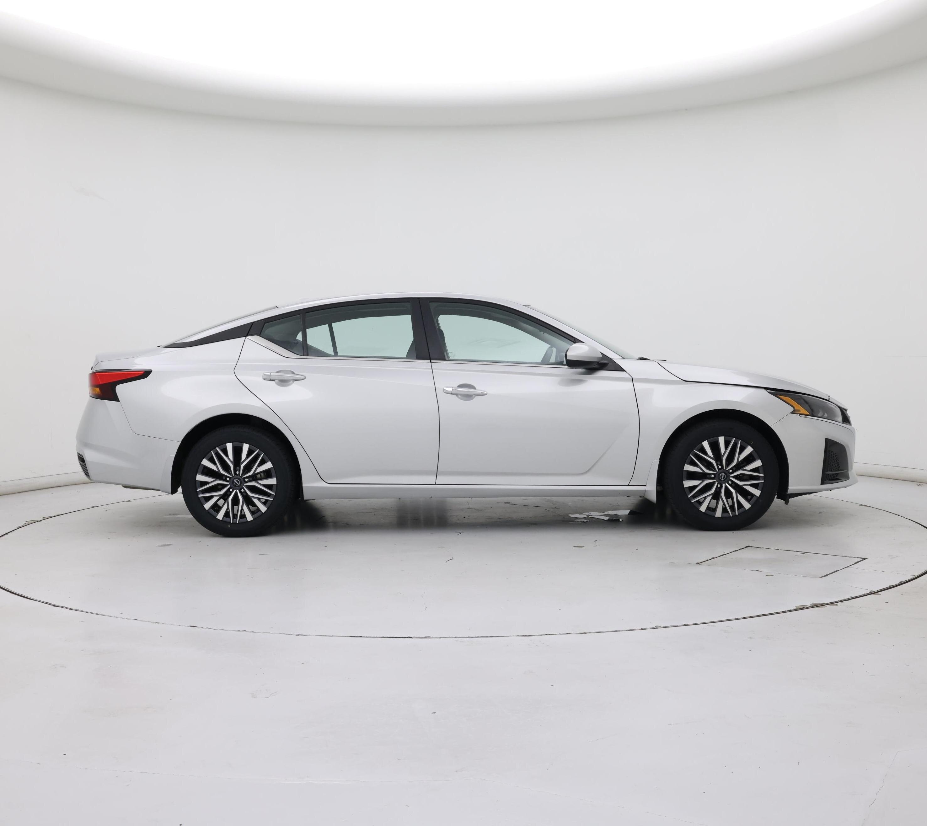 Thumbnail: 2023 Nissan Altima - 7