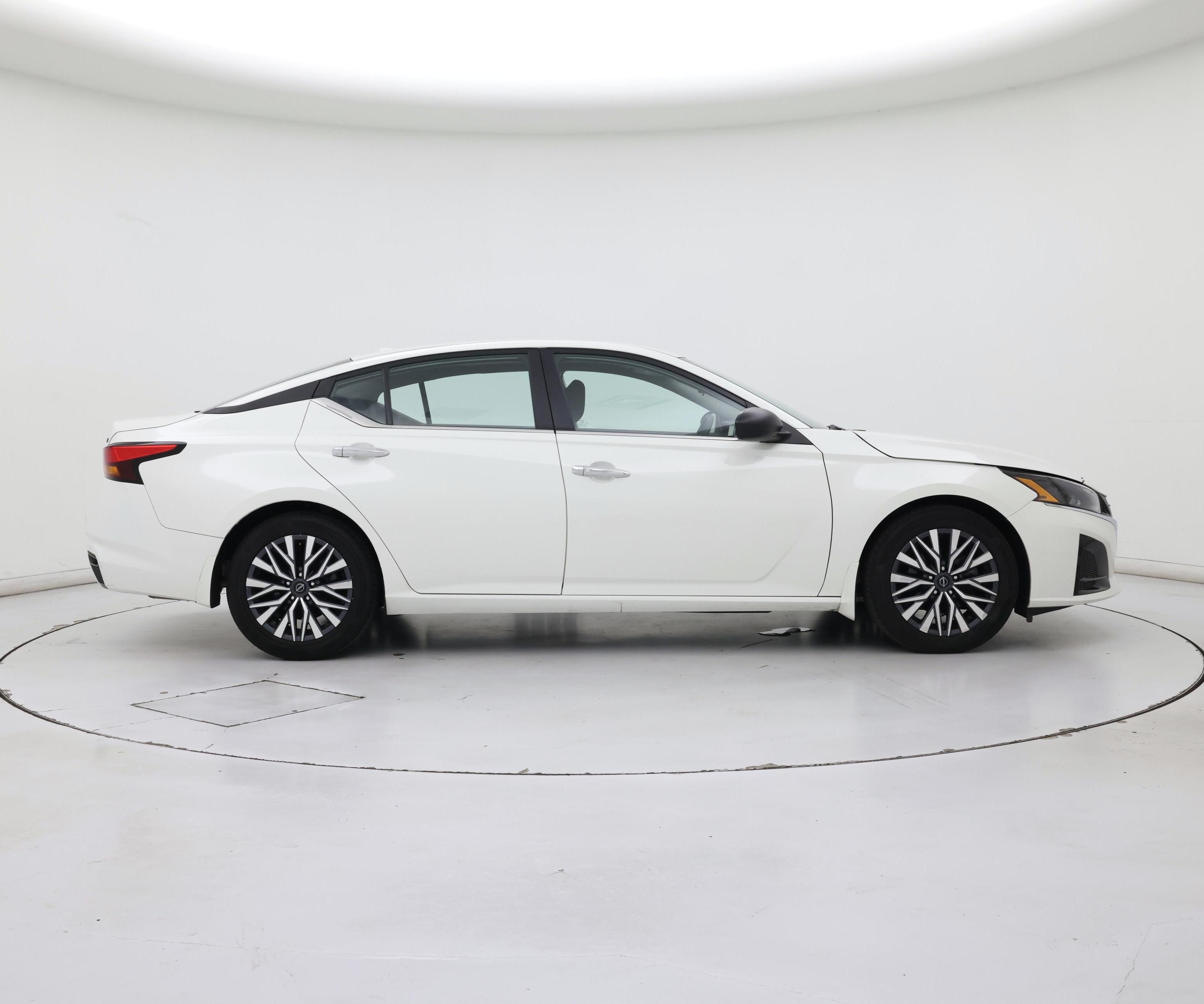Thumbnail: 2023 Nissan Altima - 7