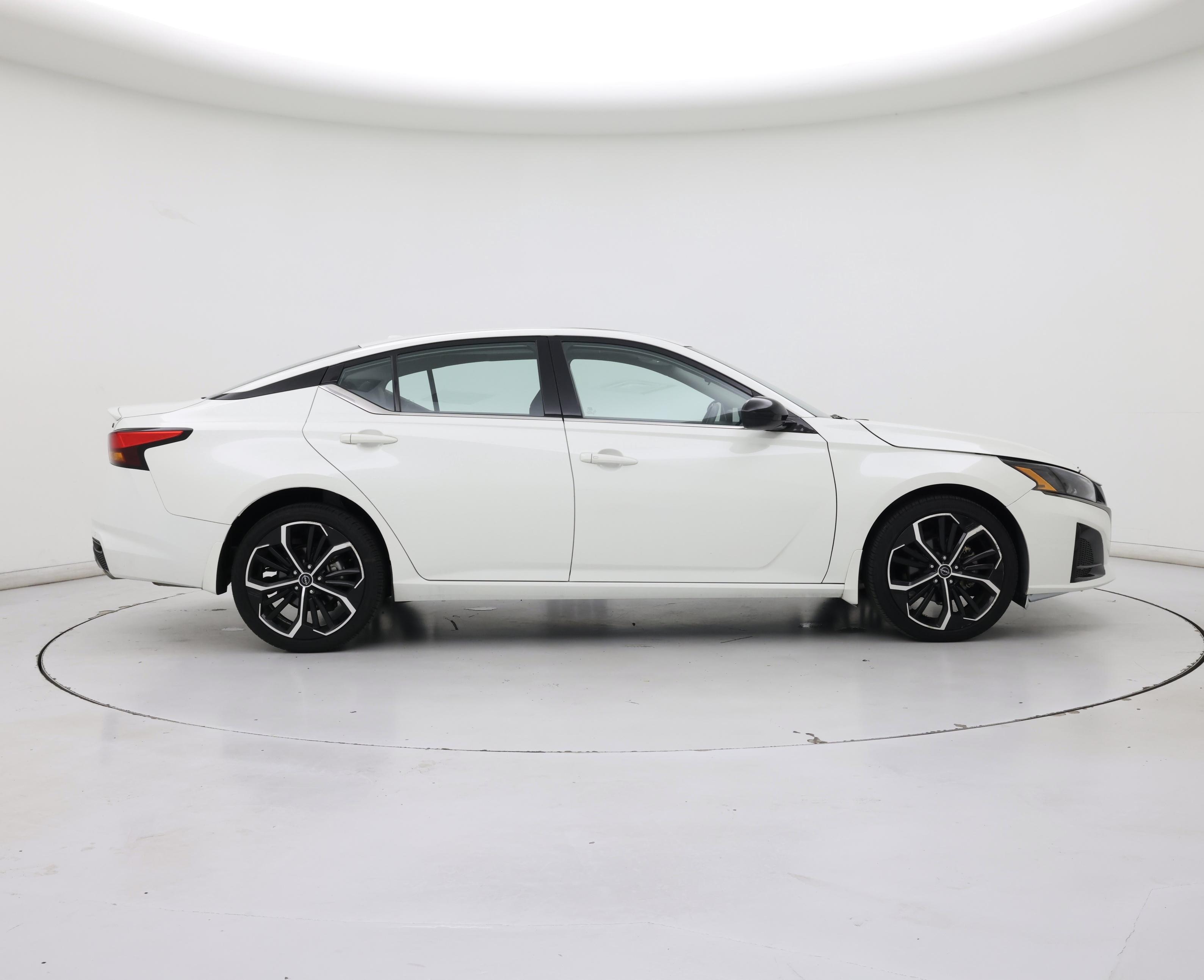 Thumbnail: 2023 Nissan Altima - 7