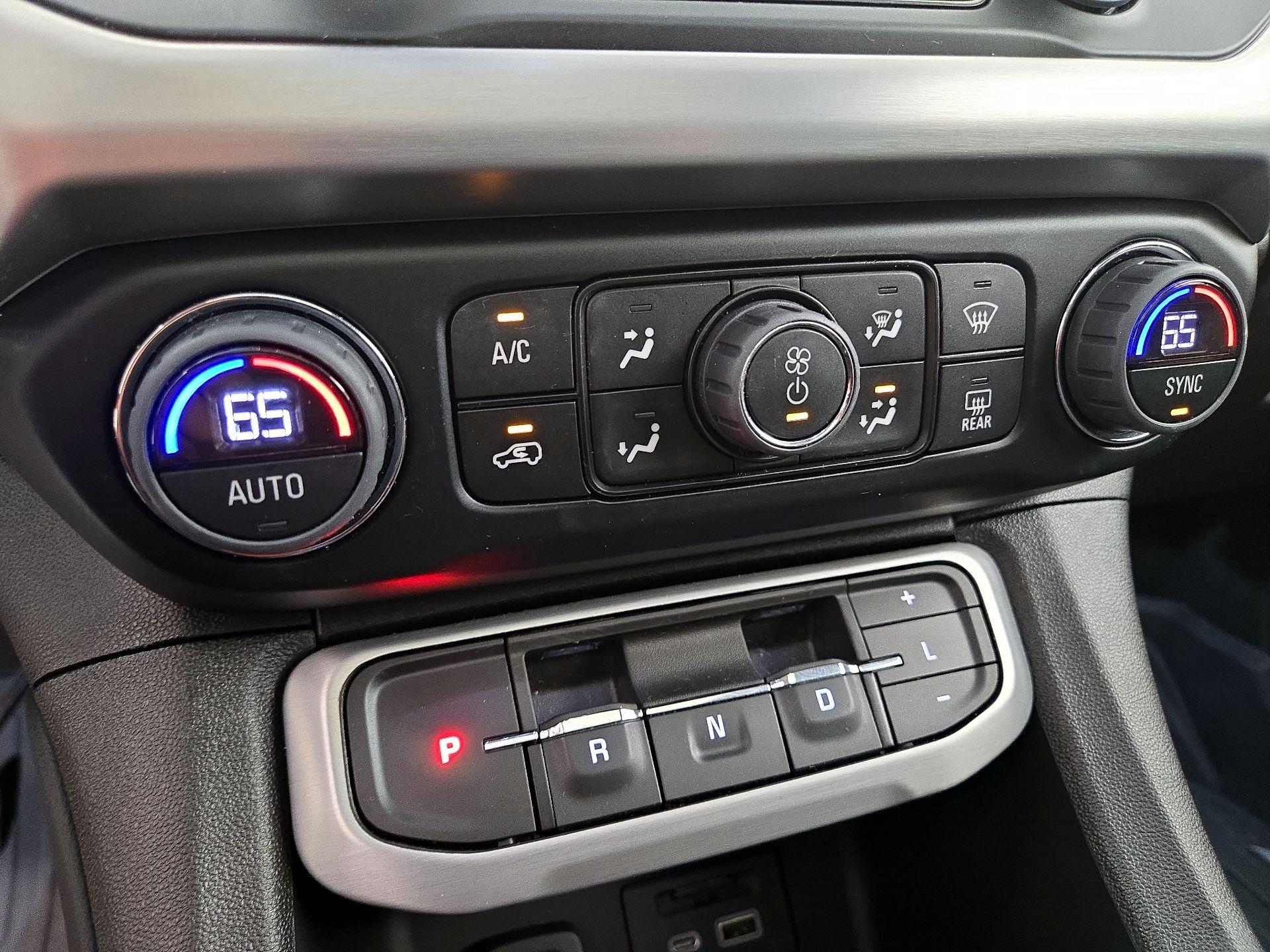 Thumbnail: 2023 GMC Acadia - 17
