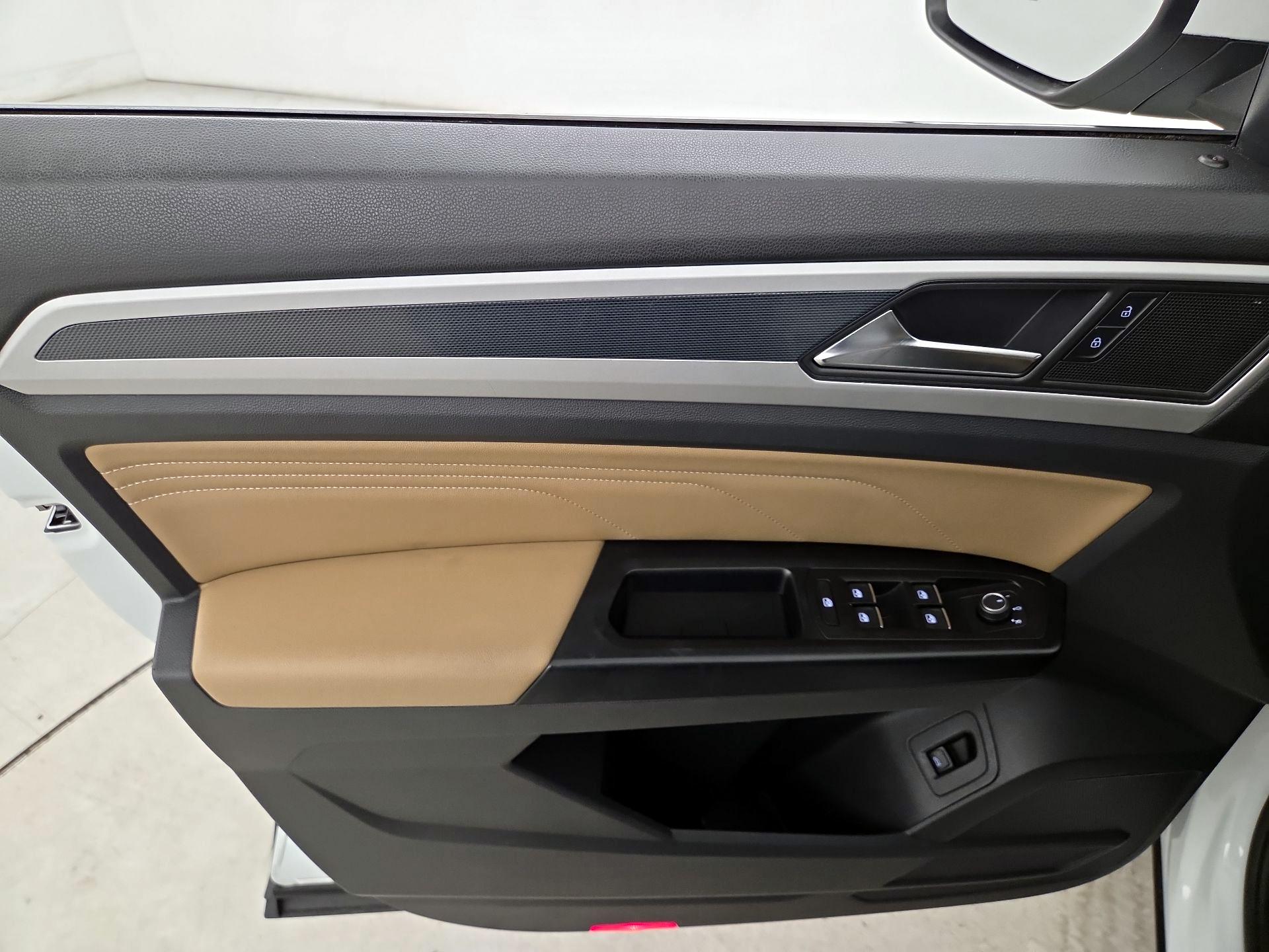Thumbnail: 2021 Volkswagen Atlas - 12