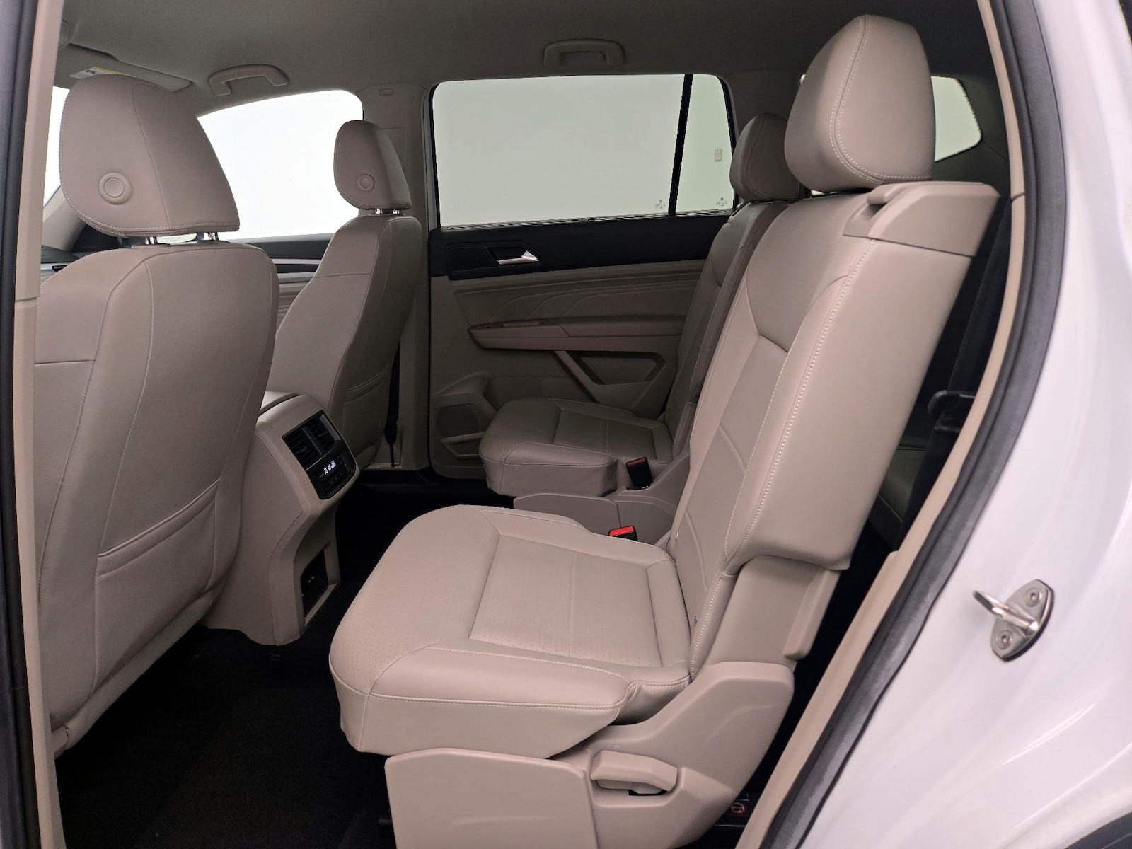 2023 Volkswagen Atlas SE w/Tech - Photo 20