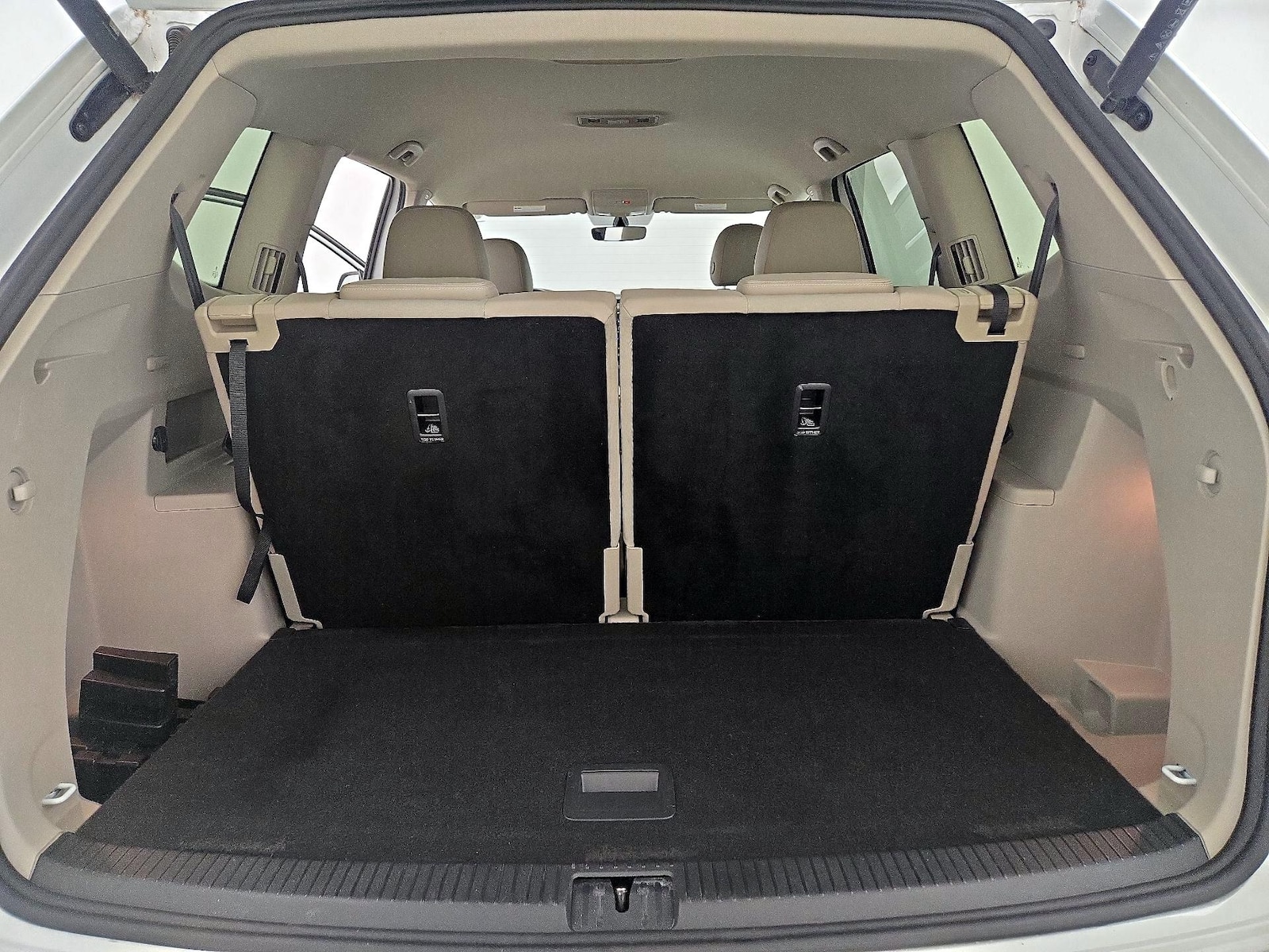 2023 Volkswagen Atlas SE w/Tech - Photo 22
