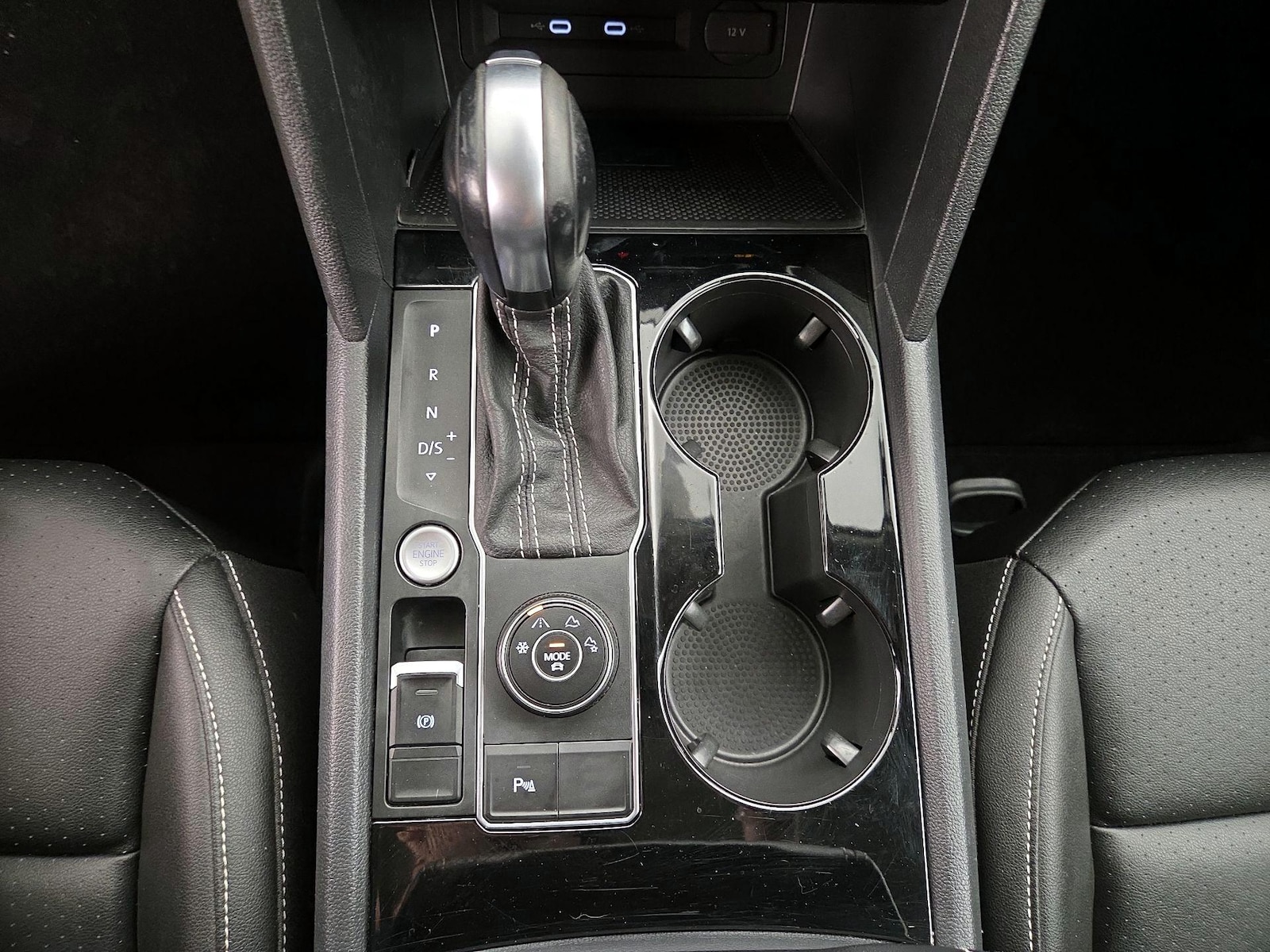 2023 Volkswagen Atlas SE w/Tech - Photo 18