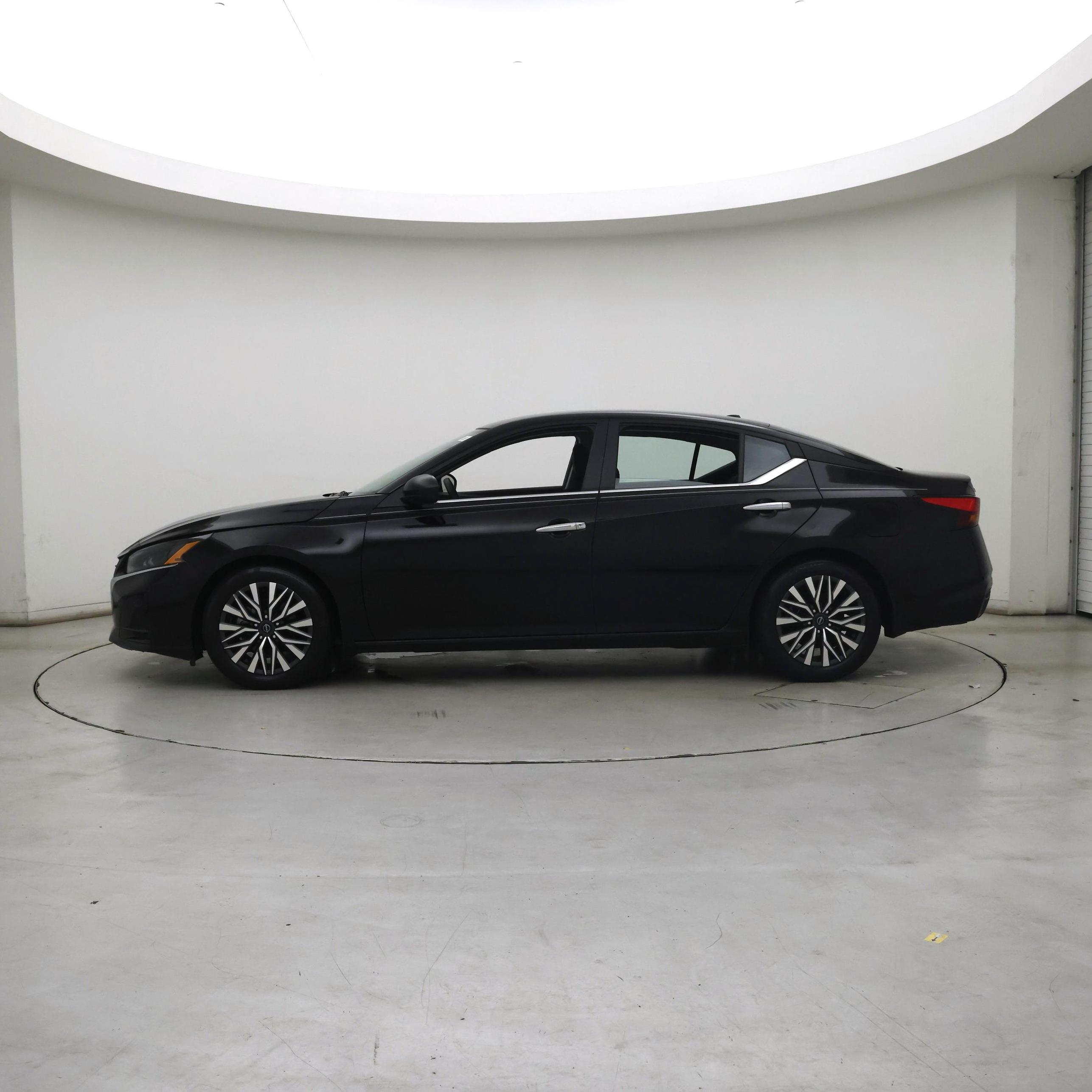 Thumbnail: 2024 Nissan Altima - 3