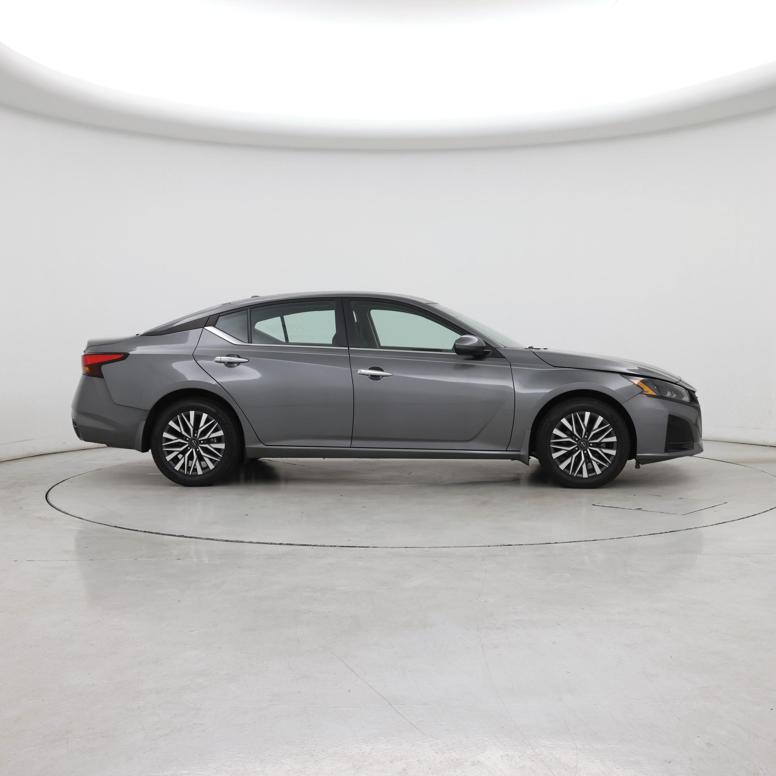 Thumbnail: 2023 Nissan Altima - 7