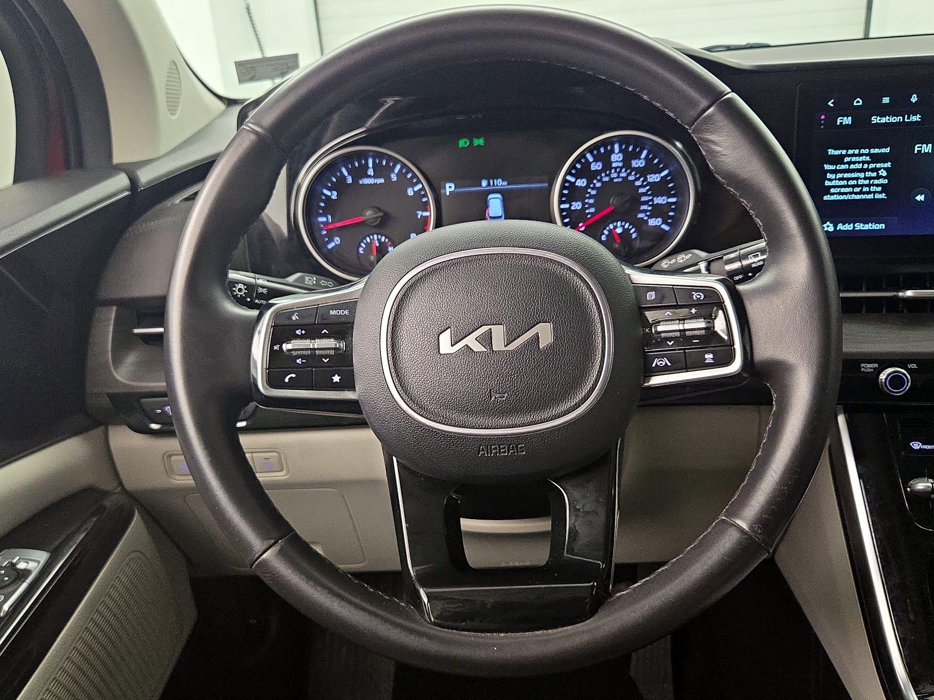 Thumbnail: 2023 Kia Carnival - 10