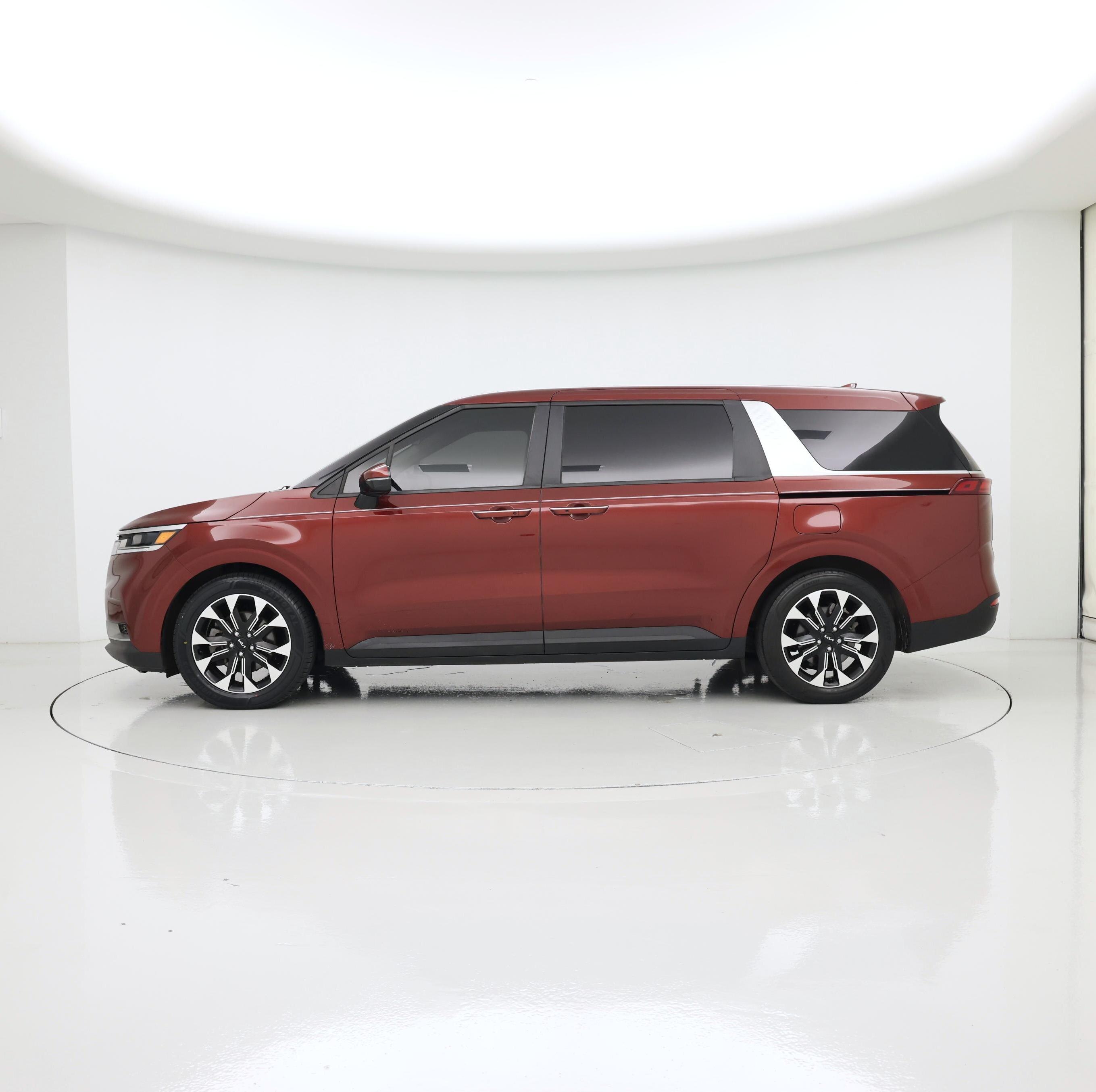 Thumbnail: 2023 Kia Carnival - 3