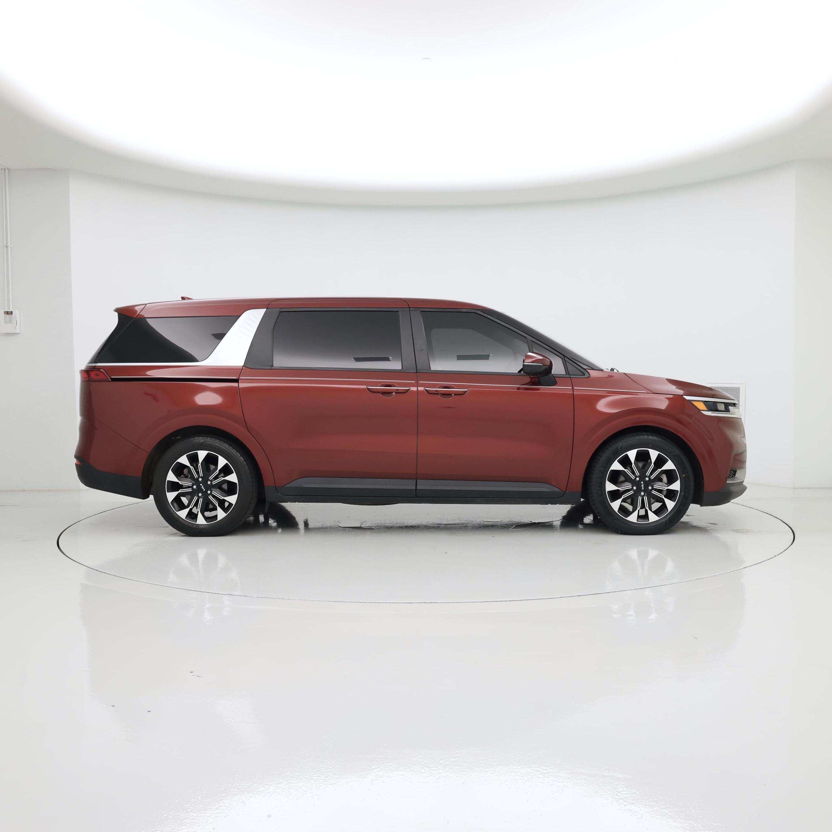 Thumbnail: 2023 Kia Carnival - 7