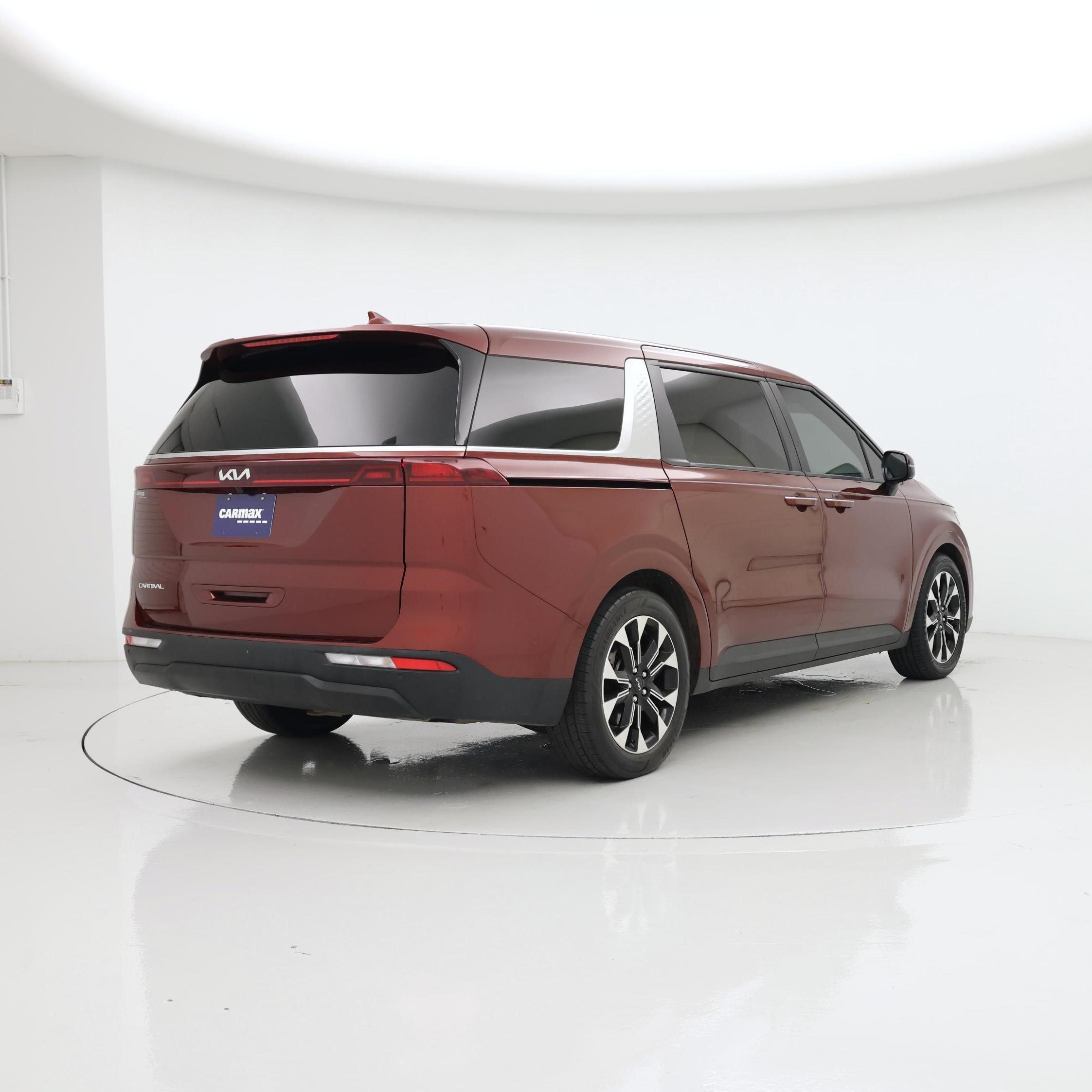 Thumbnail: 2023 Kia Carnival - 8