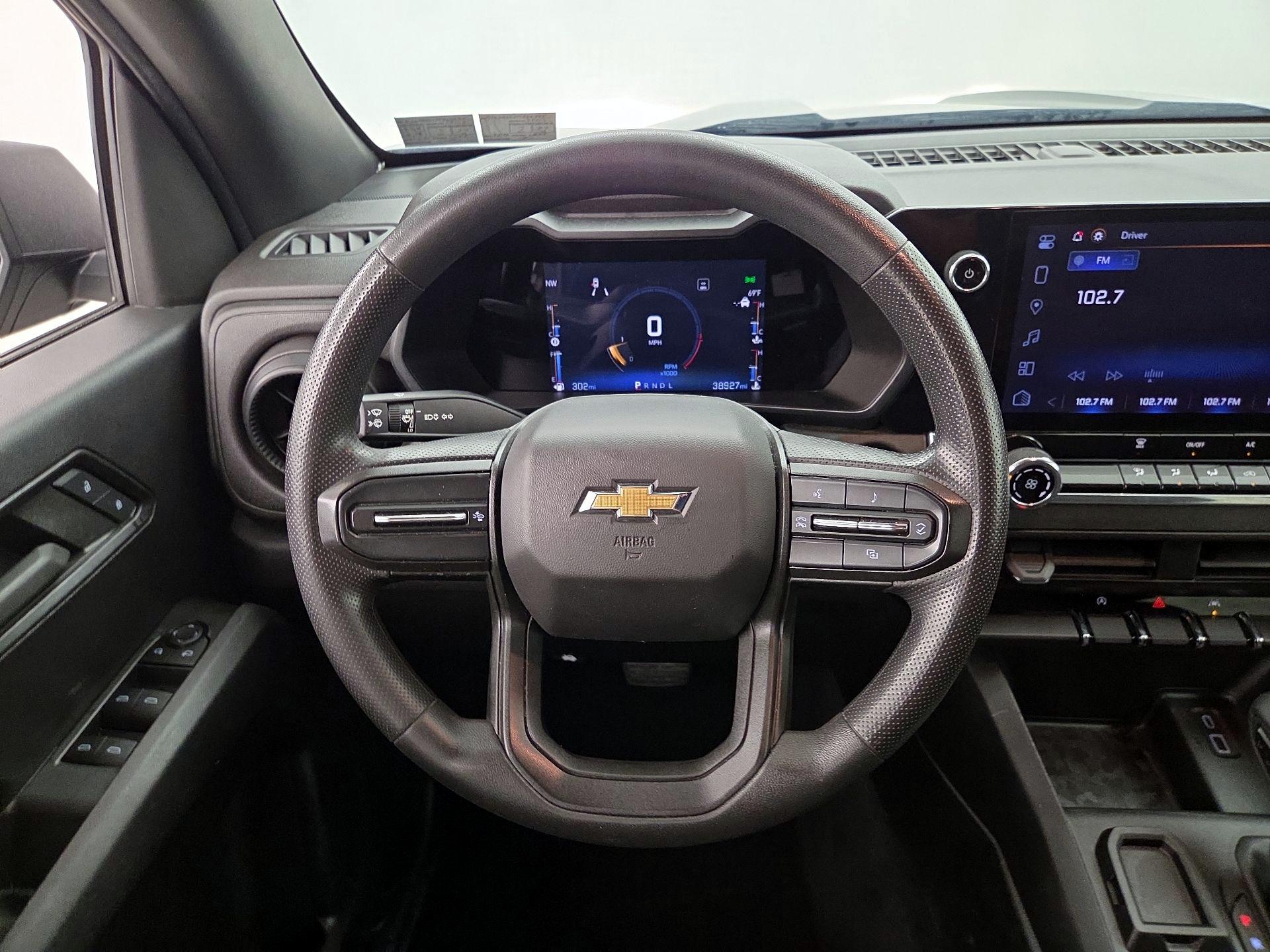 Thumbnail: 2023 Chevrolet Colorado - 10