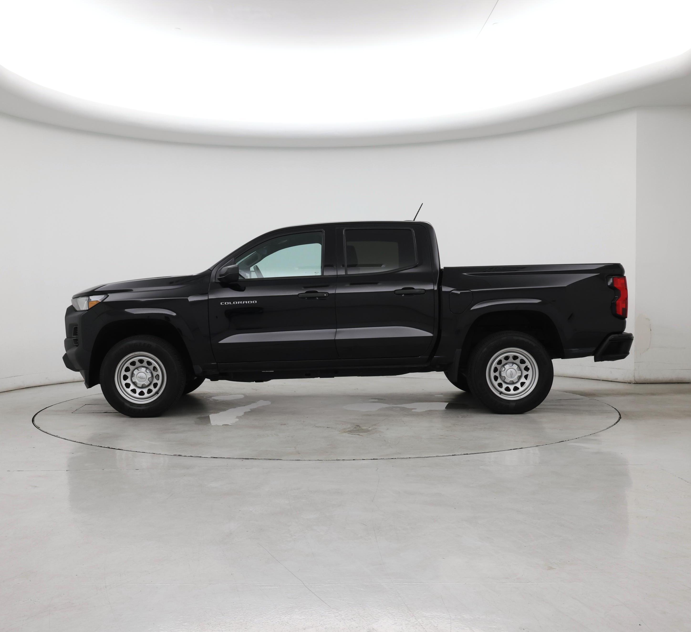 Thumbnail: 2023 Chevrolet Colorado - 3