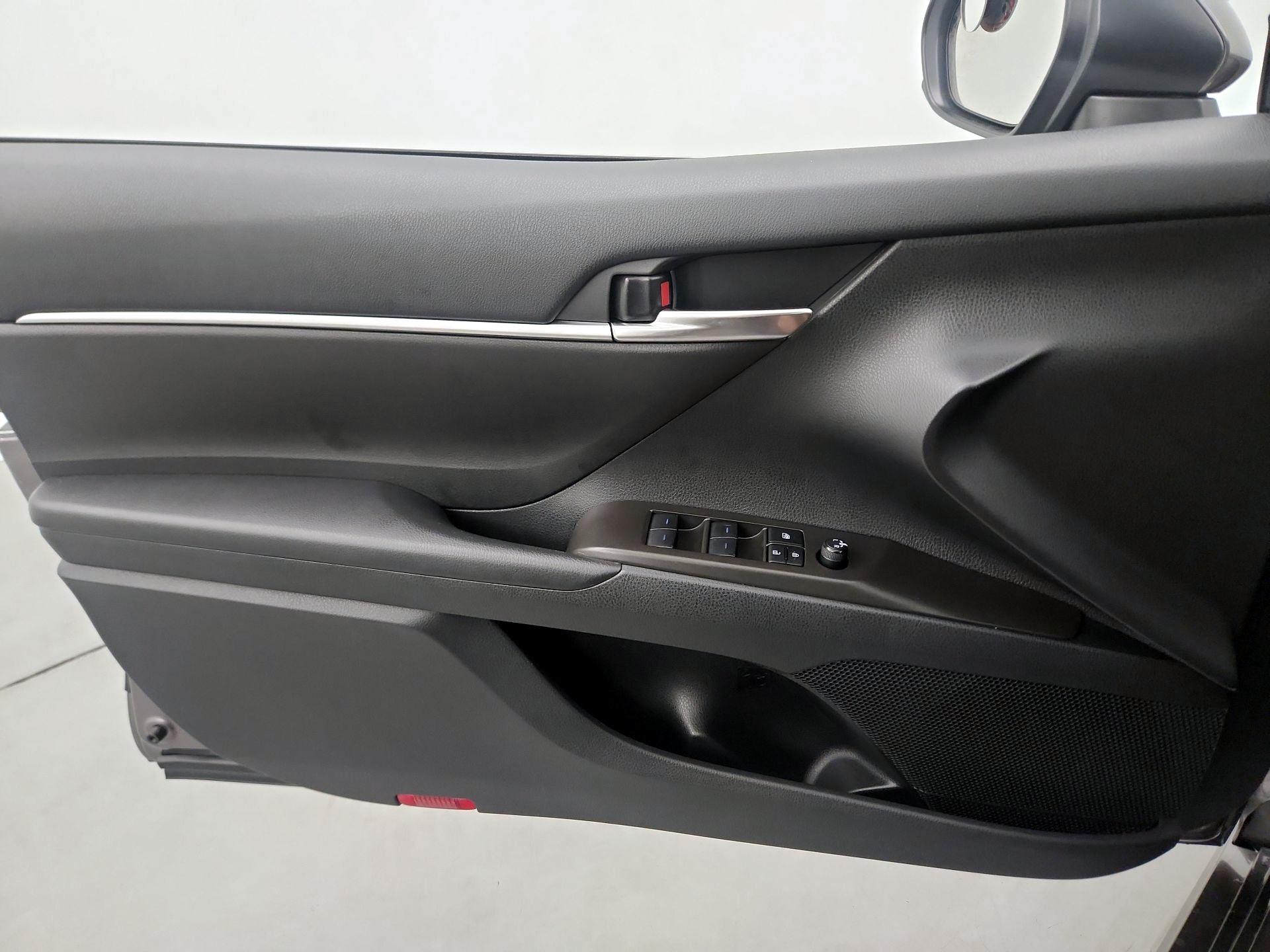 Thumbnail: 2023 Toyota Camry - 12