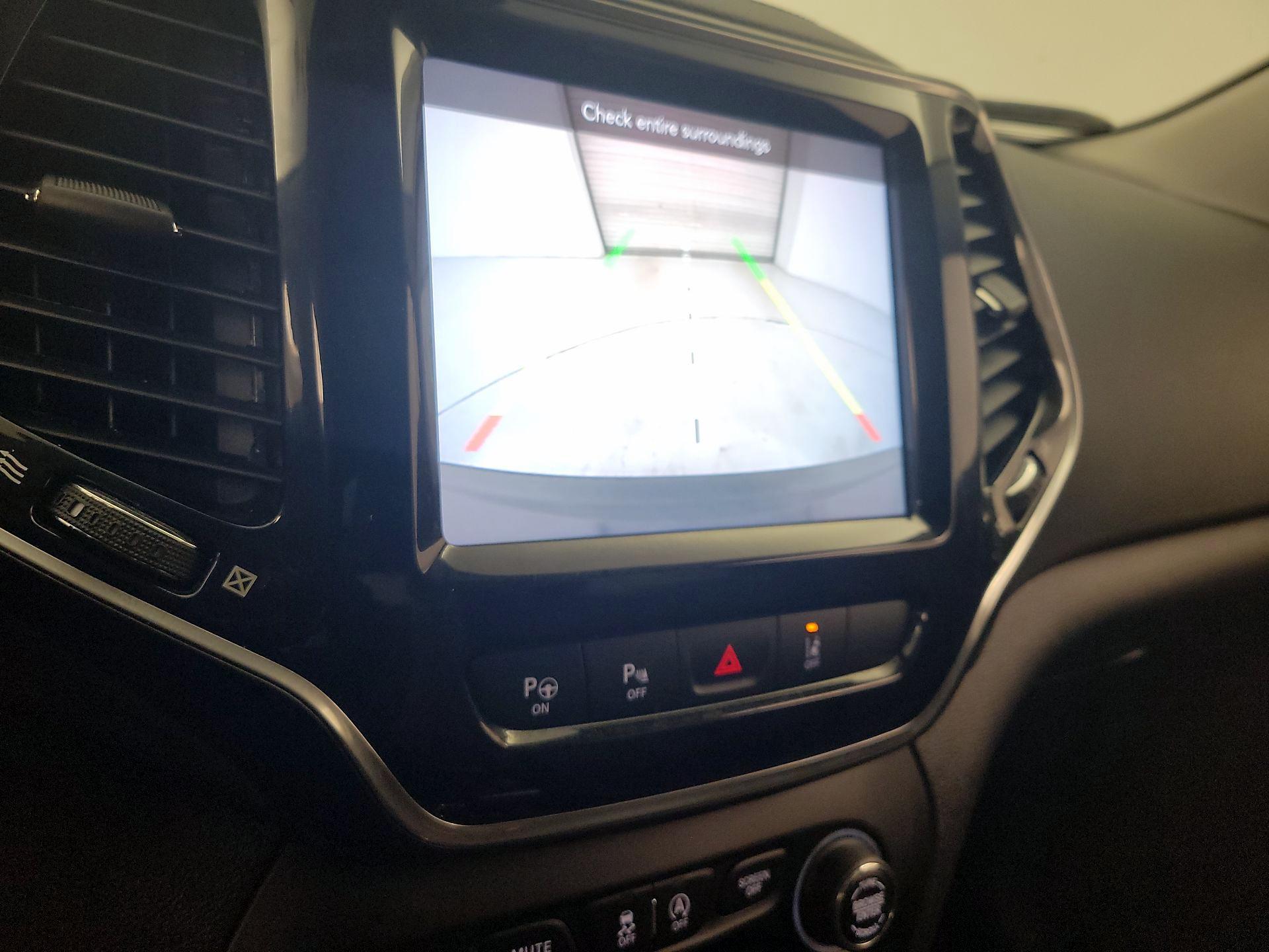 Thumbnail: 2021 Jeep Cherokee - 14