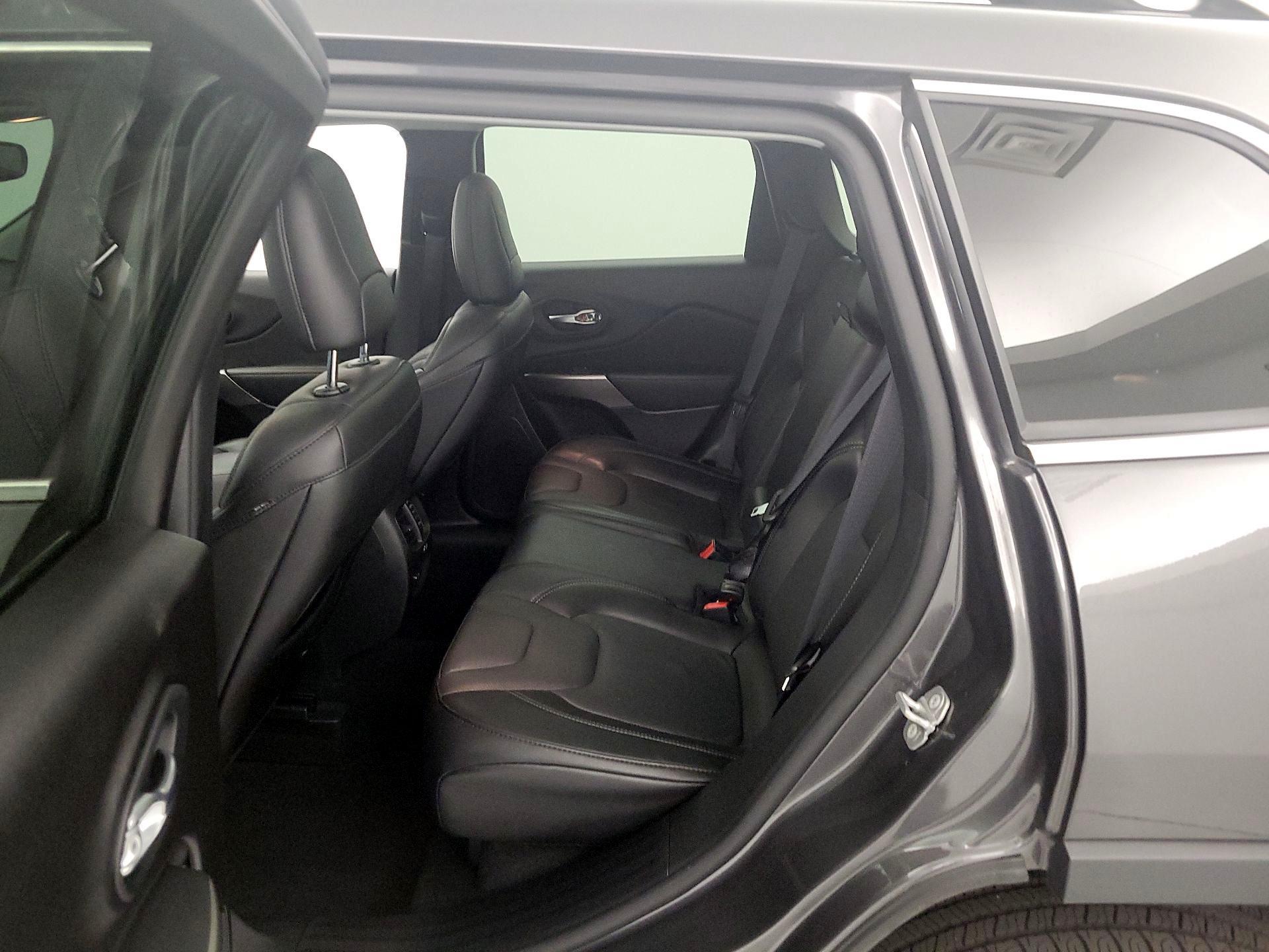 Thumbnail: 2021 Jeep Cherokee - 20
