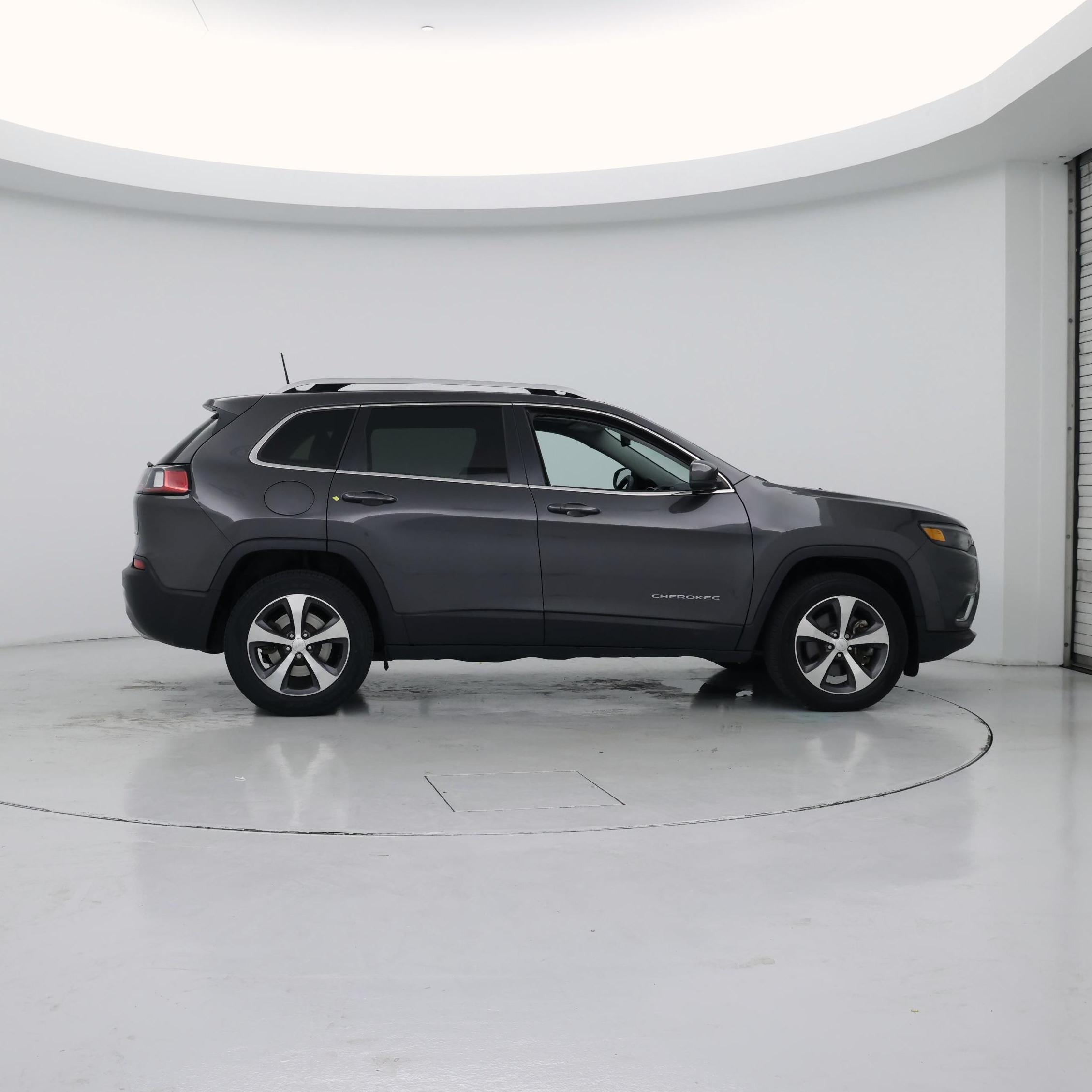 Thumbnail: 2021 Jeep Cherokee - 7