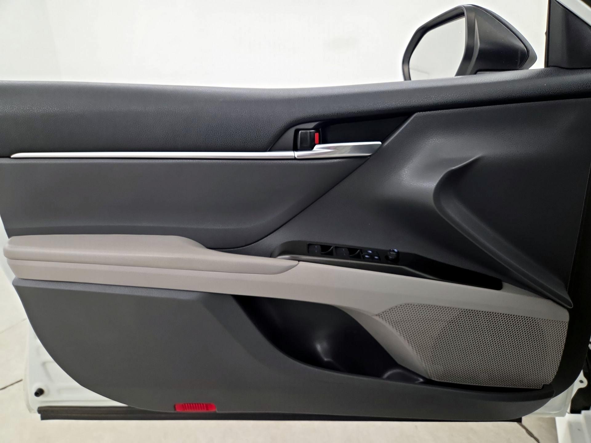 Thumbnail: 2022 Toyota Camry - 12