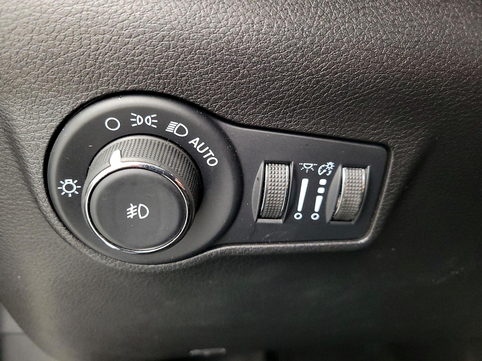 Thumbnail: 2022 Jeep Compass - 13