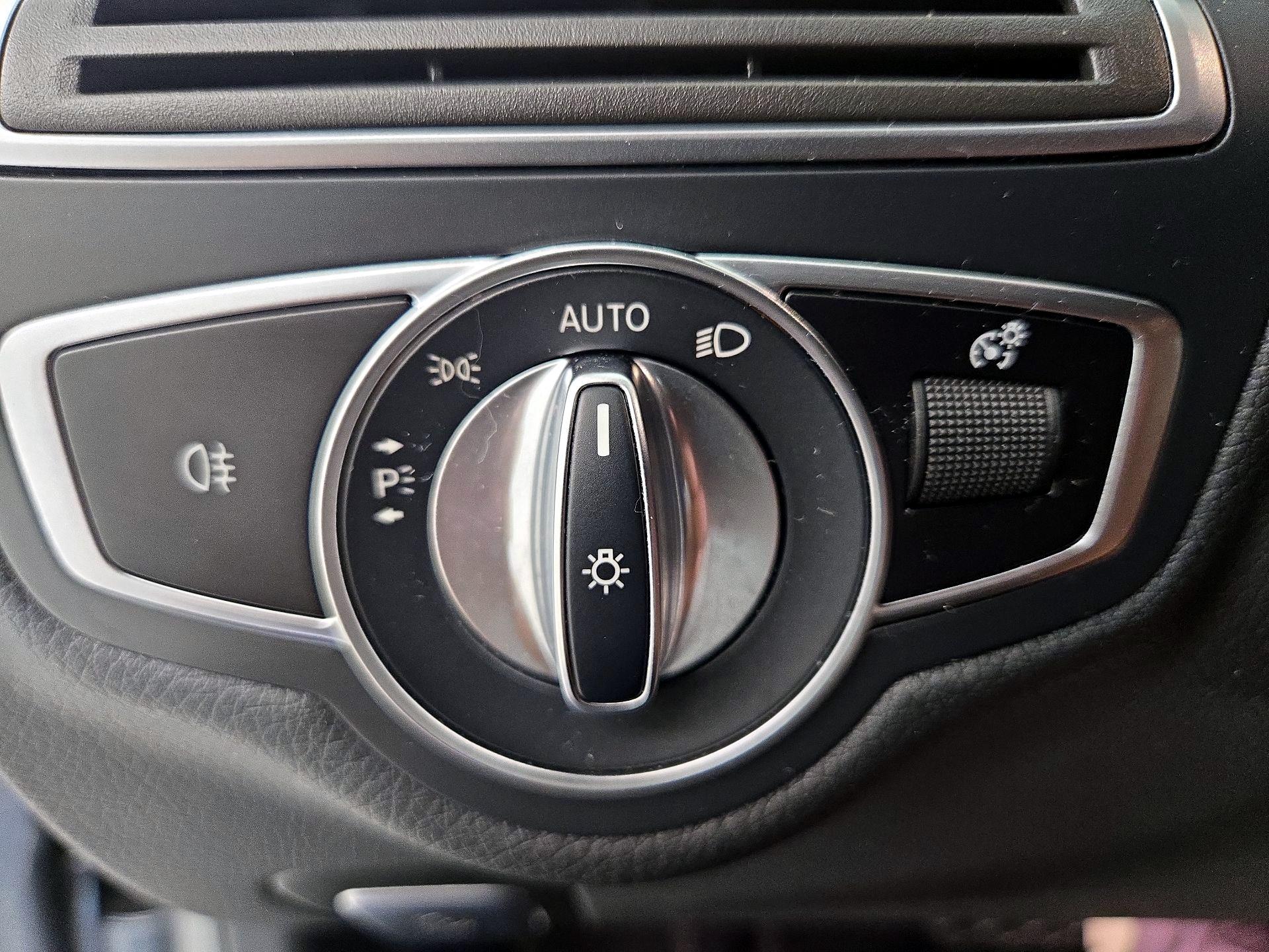Thumbnail: 2021 Mercedes-Benz C-Class - 13