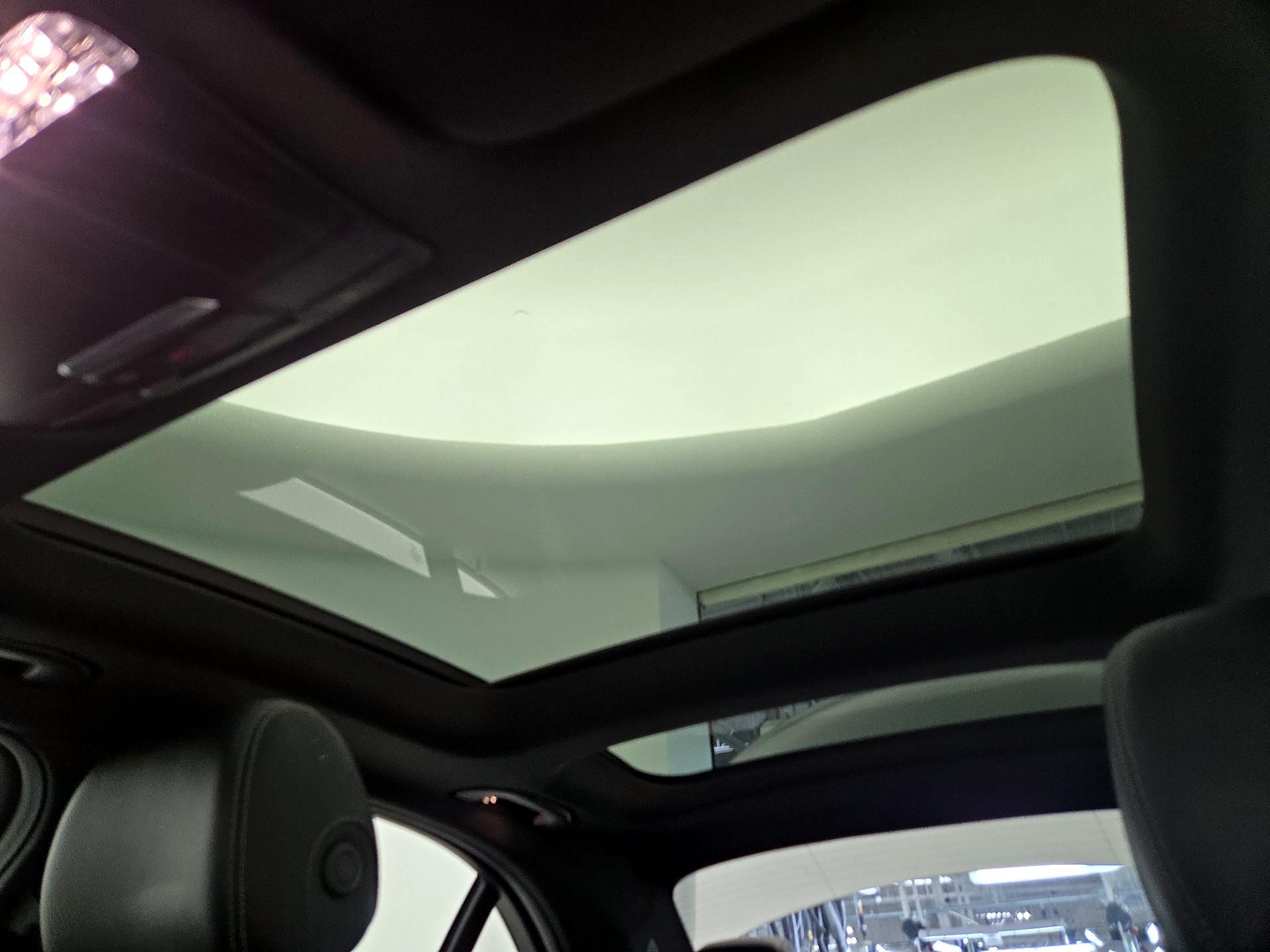Thumbnail: 2021 Mercedes-Benz C-Class - 19