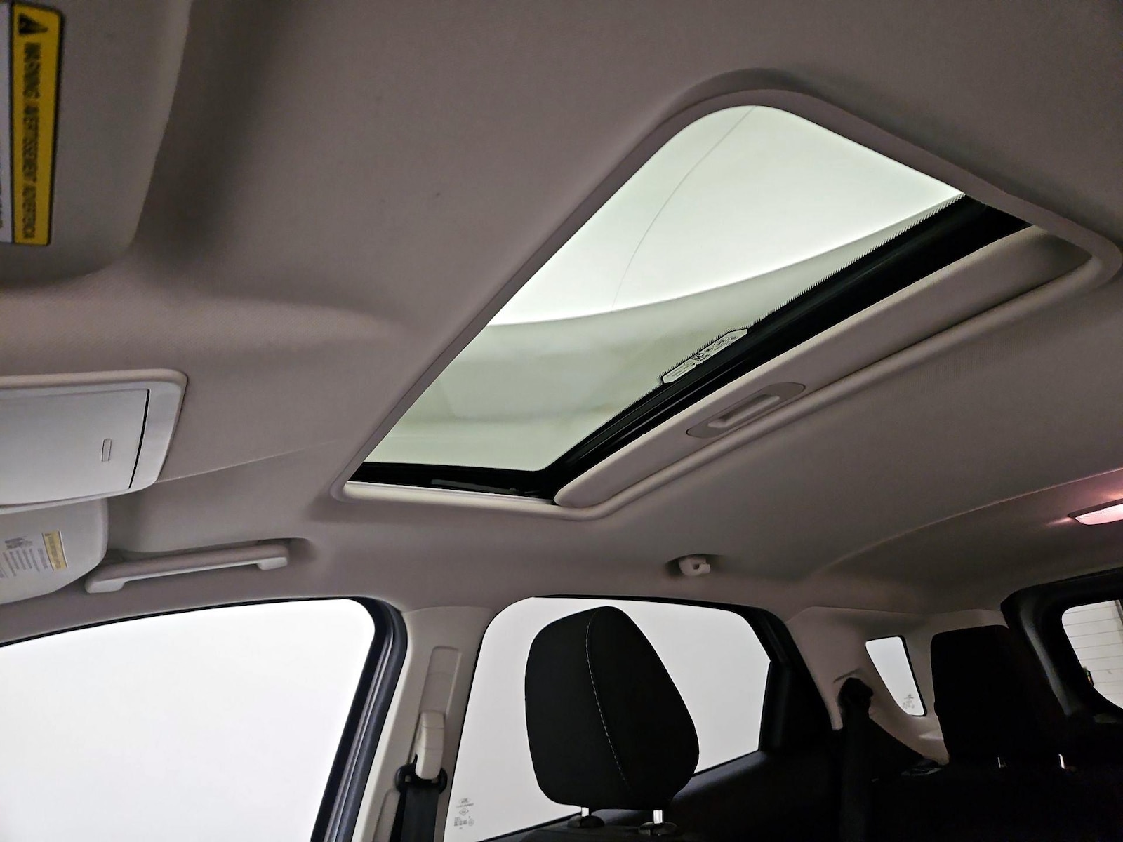 Sunroof(s) & Overhead Airbags