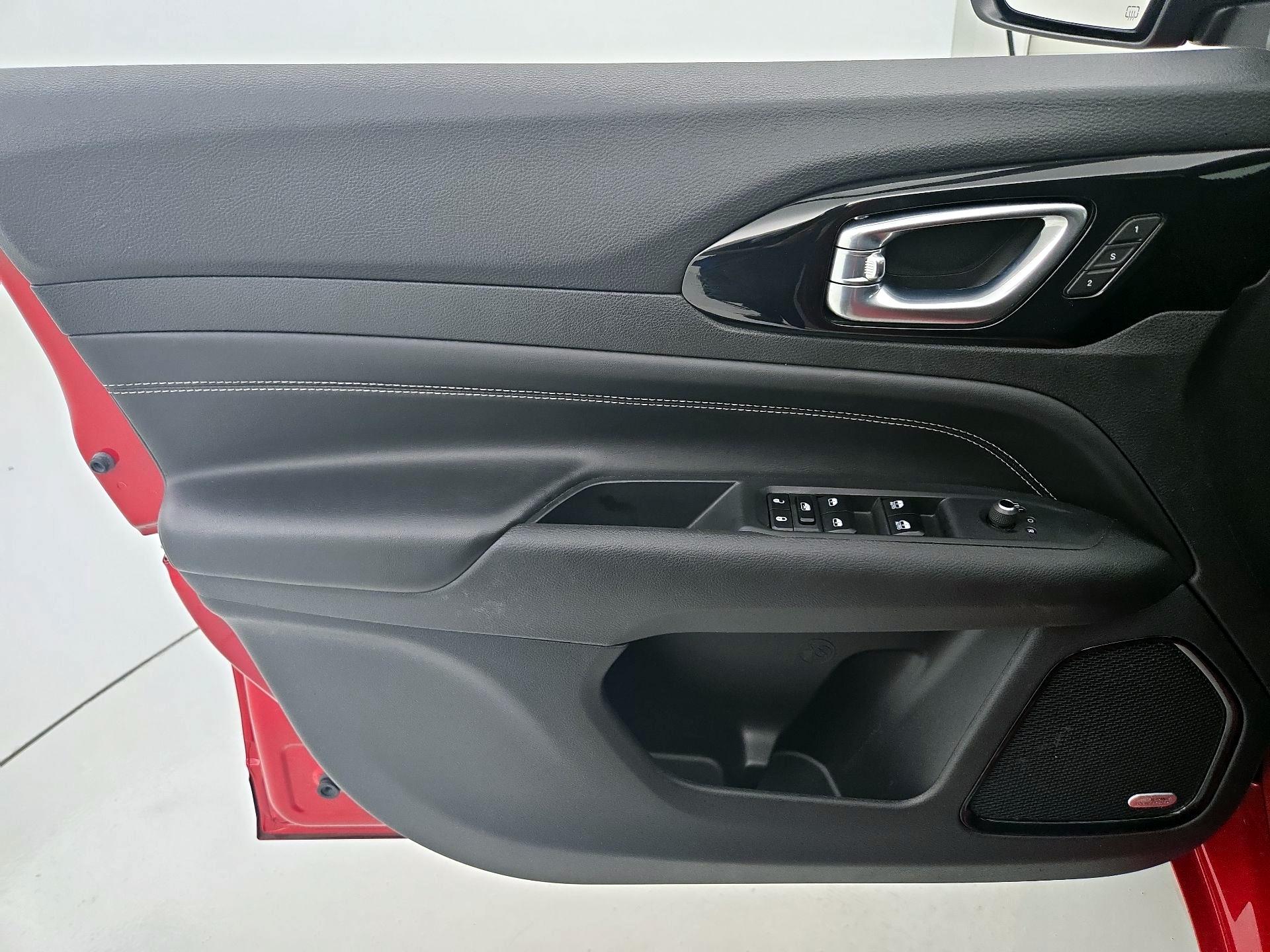 Thumbnail: 2023 Jeep Compass - 12