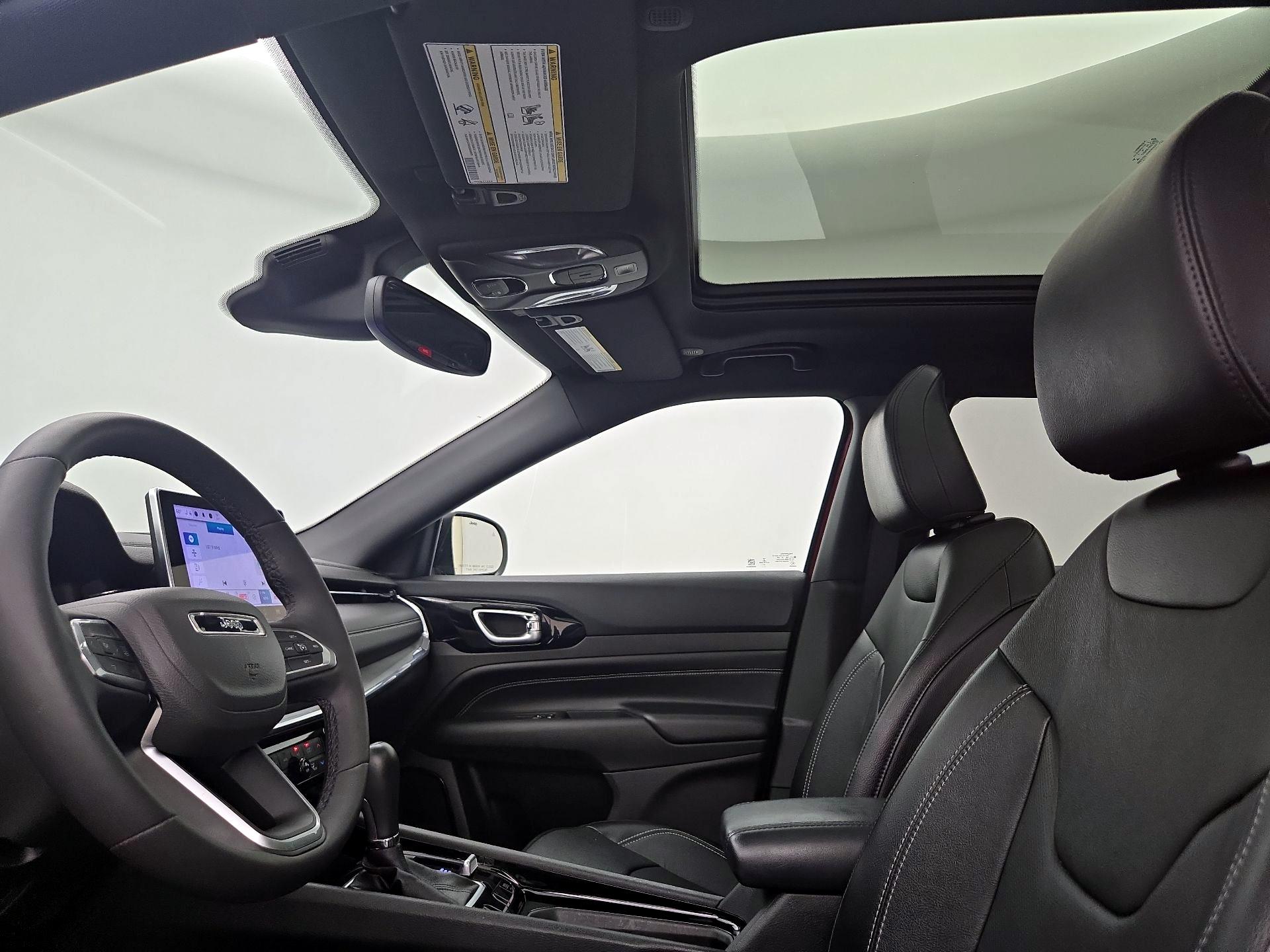 Thumbnail: 2023 Jeep Compass - 20