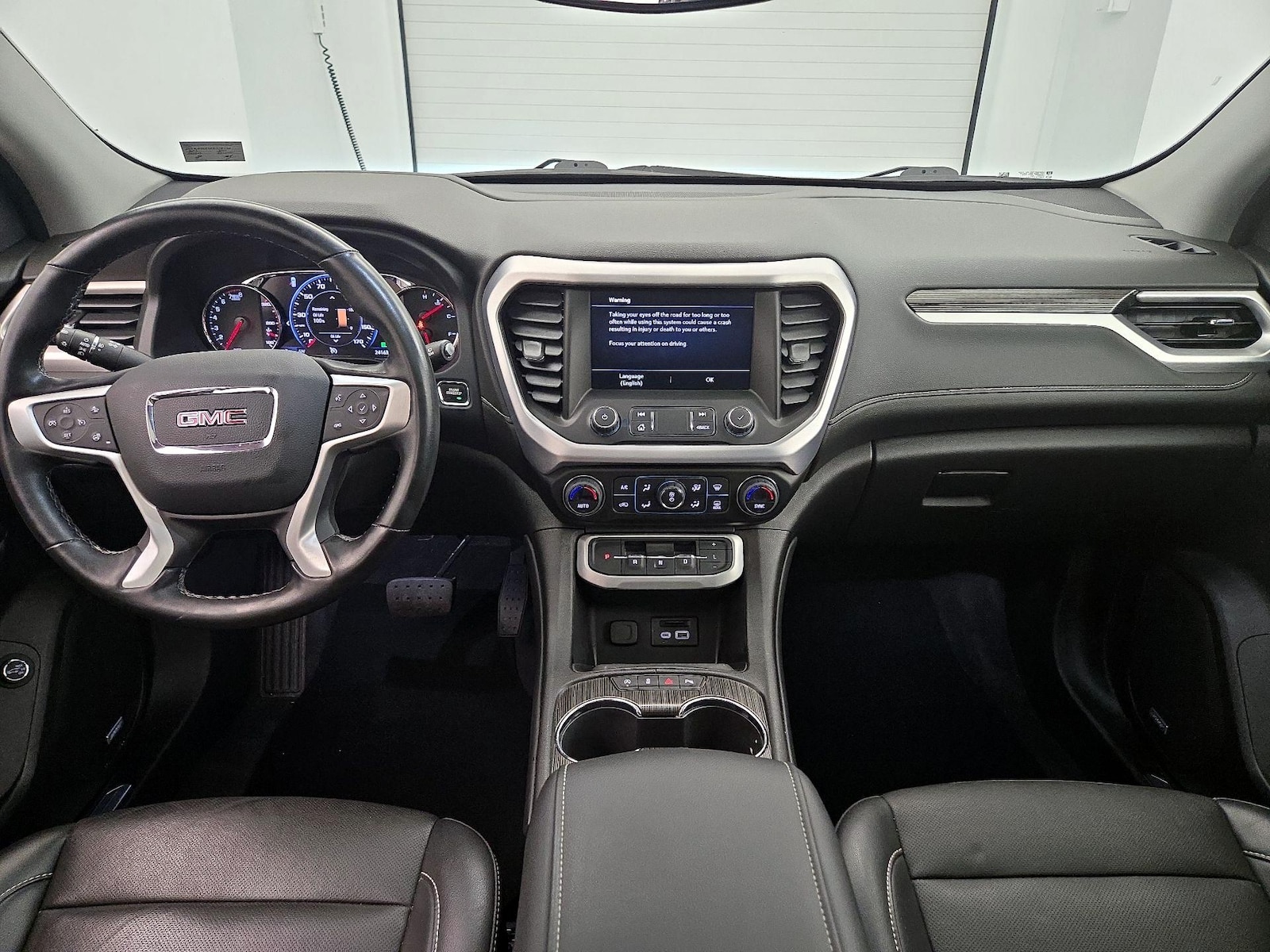2023 GMC Acadia SLT - Photo 10