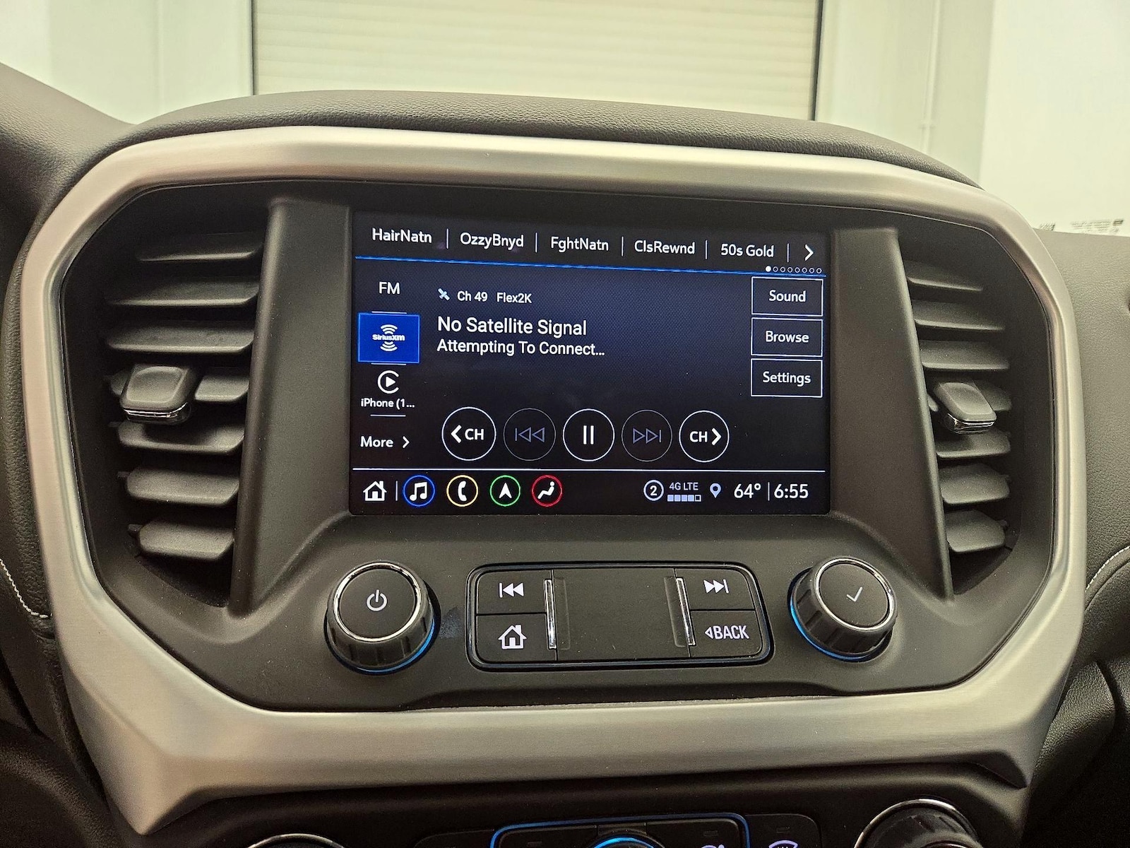 2023 GMC Acadia SLT - Photo 16