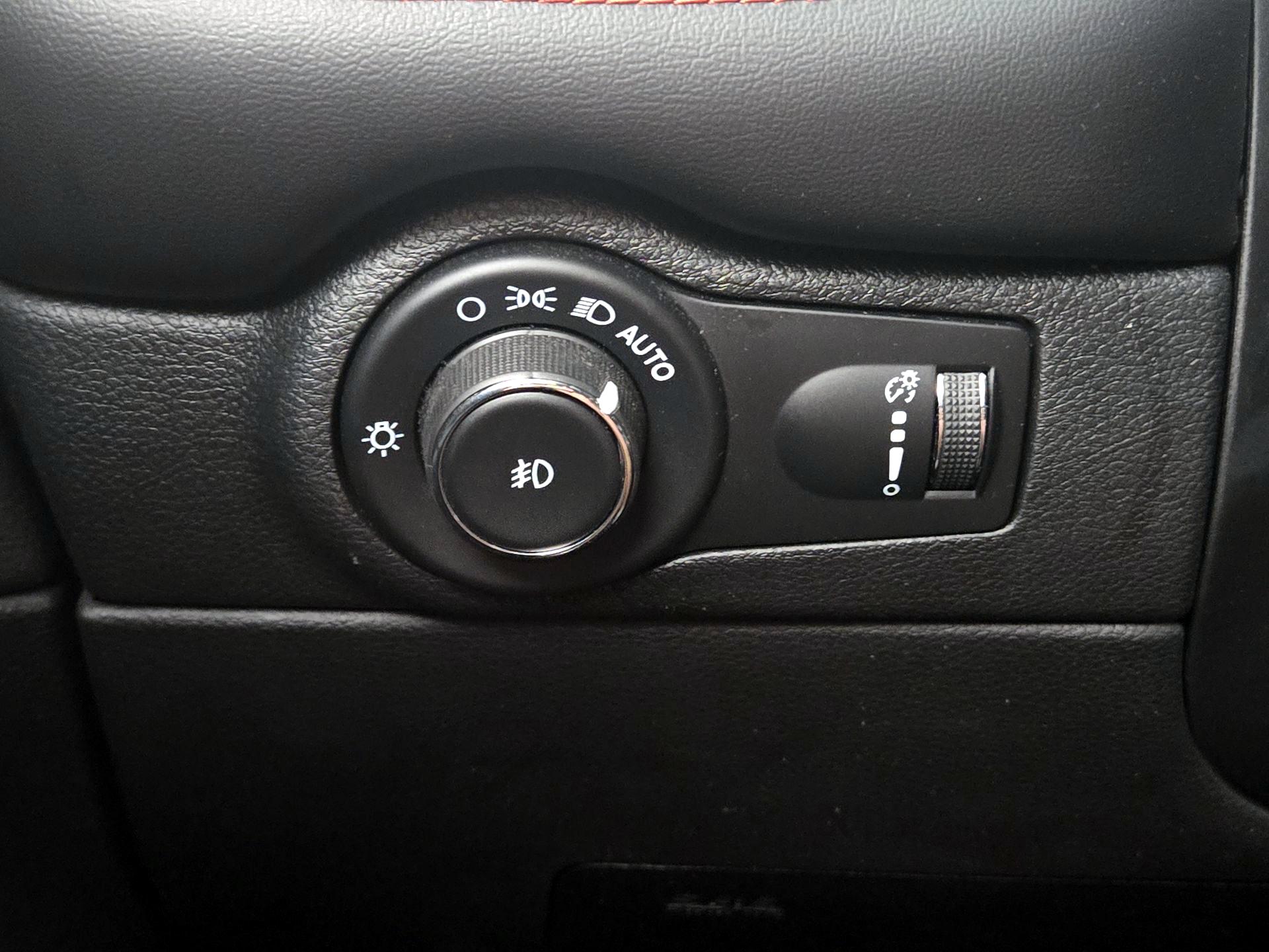Thumbnail: 2023 Dodge Durango - 13