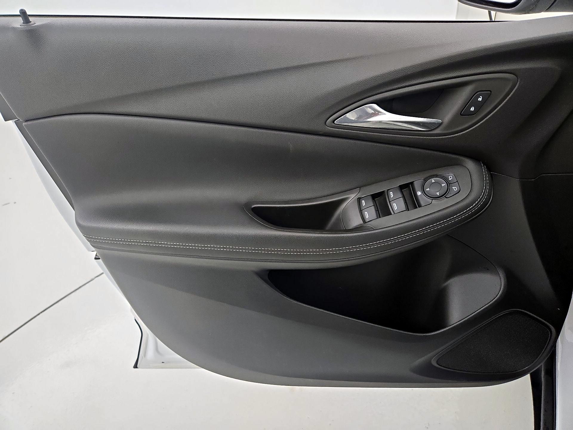 Thumbnail: 2022 Buick Encore GX - 12