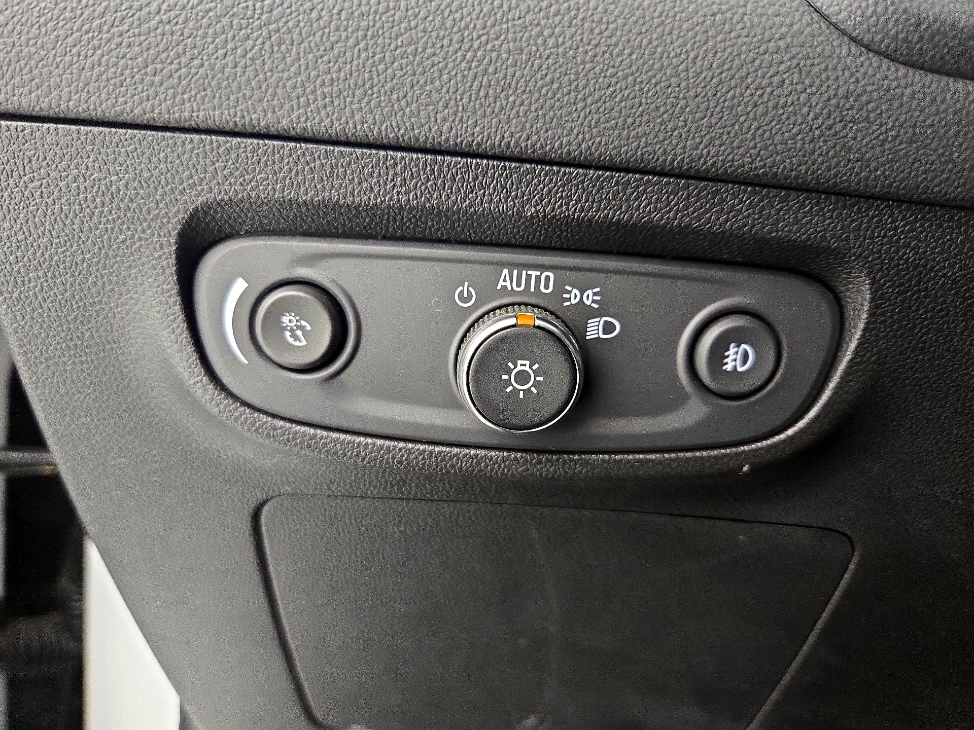 Thumbnail: 2022 Buick Encore GX - 13