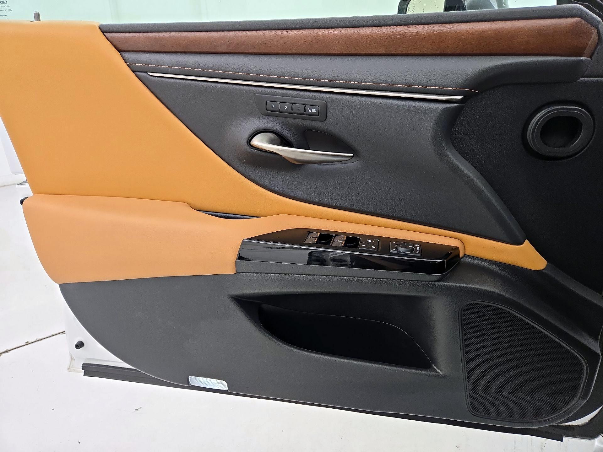 Thumbnail: 2023 Lexus ES - 12