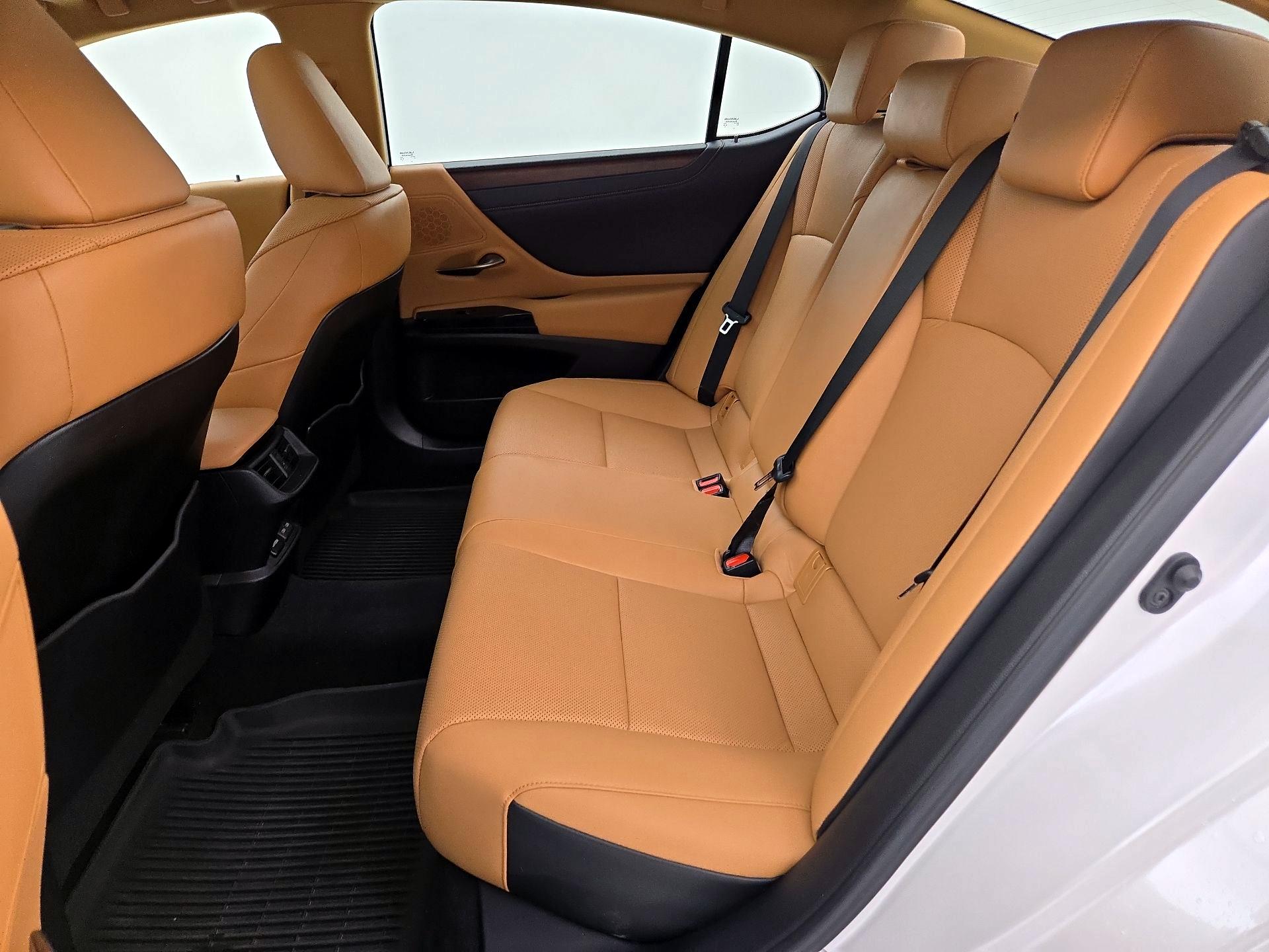Thumbnail: 2023 Lexus ES - 20