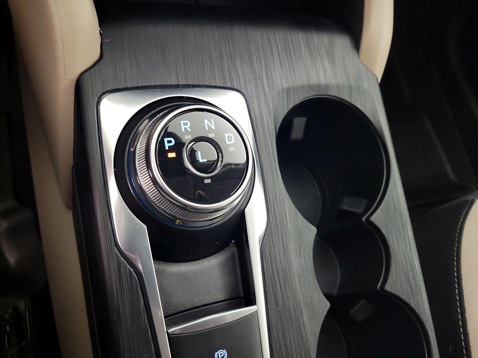 Thumbnail: 2022 Ford Escape - 18