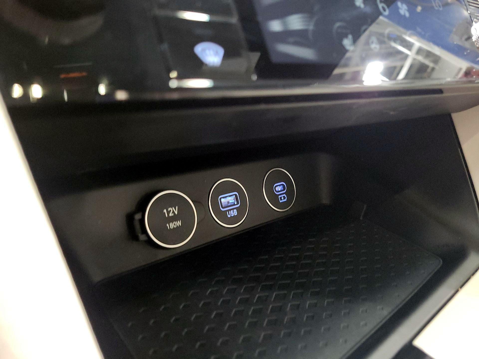 Thumbnail: 2025 Genesis G70 - 19