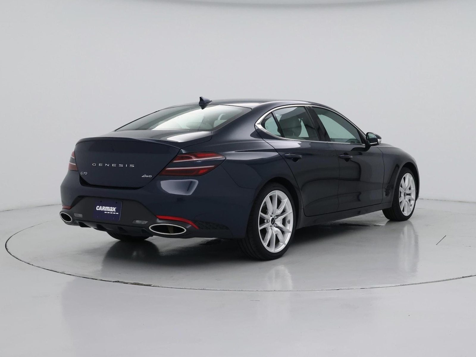 2025 GENESIS G70 Standard - Photo 9