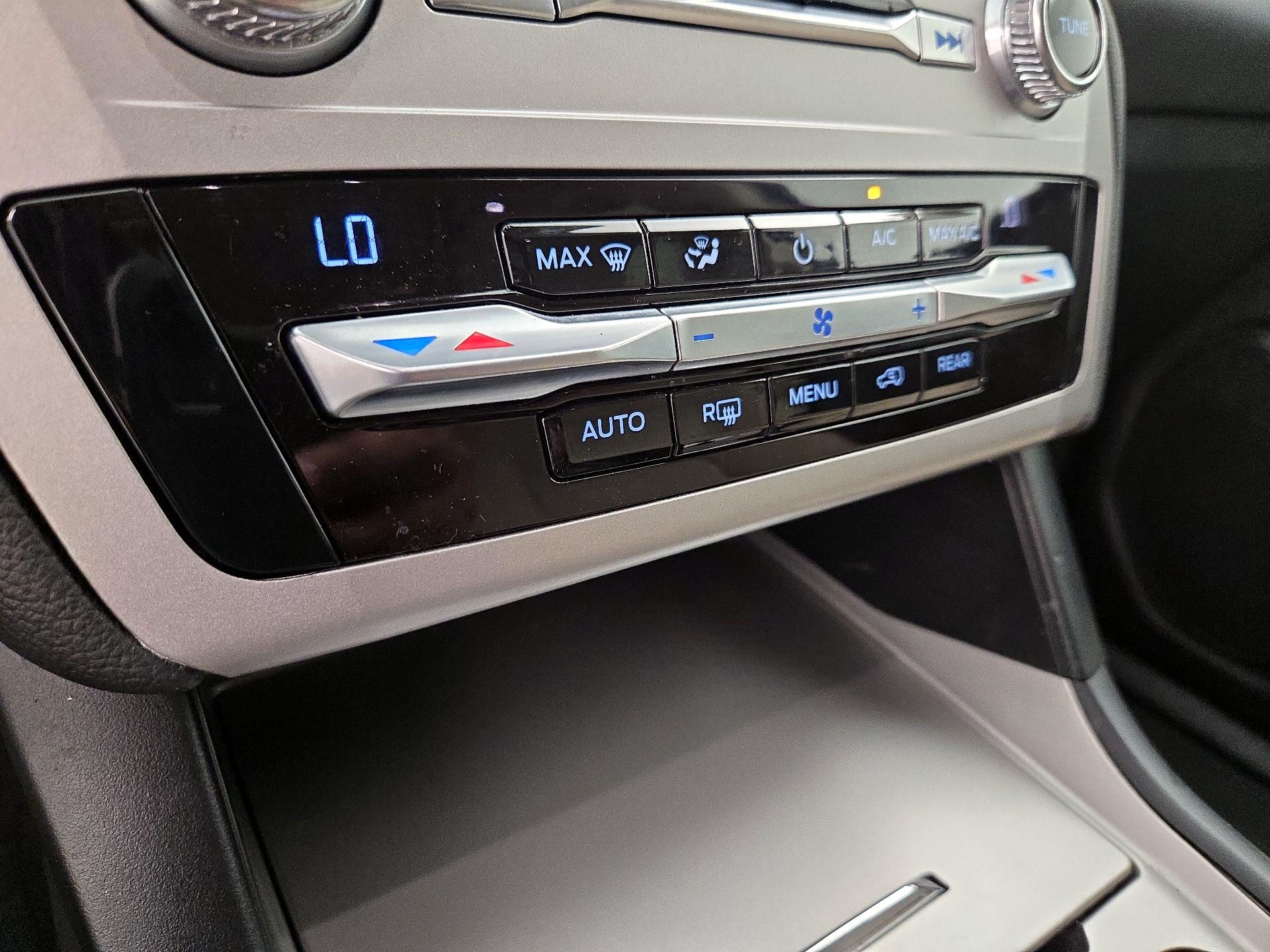 Thumbnail: 2021 Ford Explorer - 16