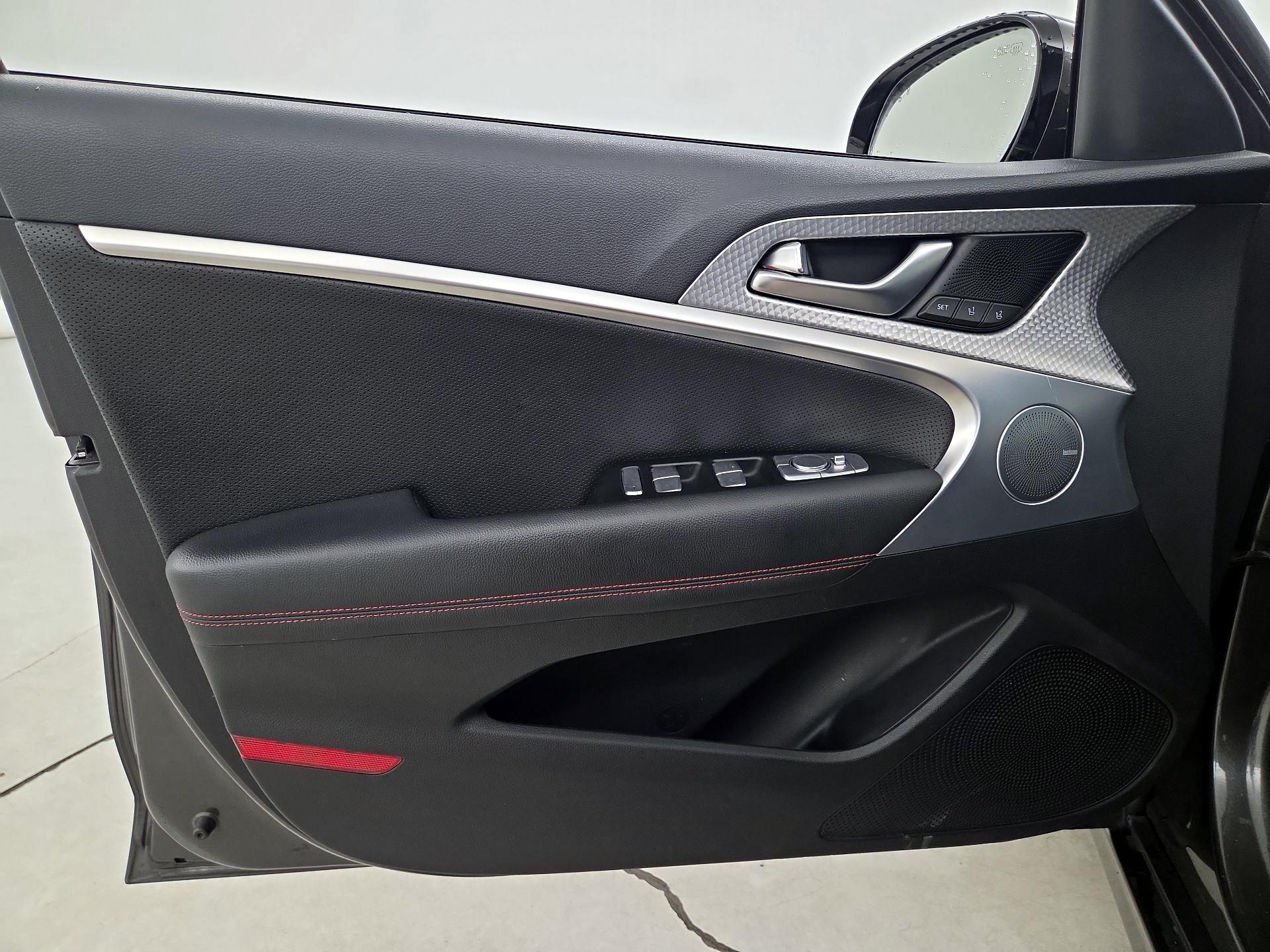 Thumbnail: 2023 Genesis G70 - 12