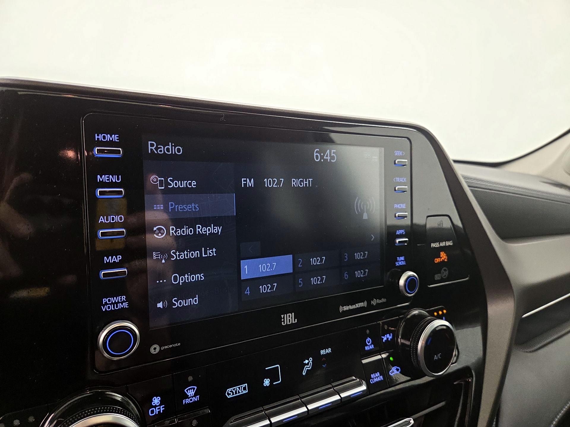 Thumbnail: 2020 Toyota Highlander - 16