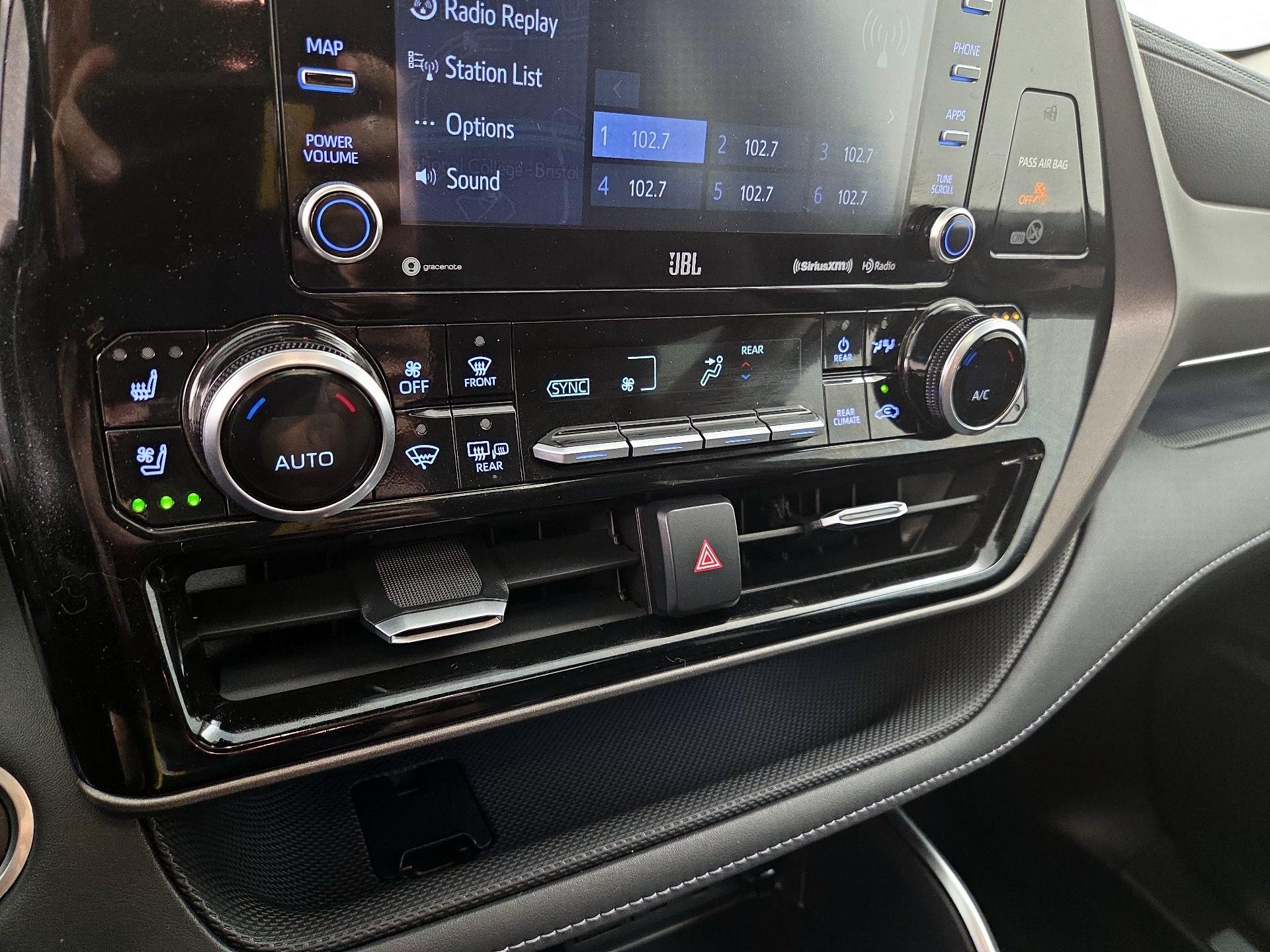 Thumbnail: 2020 Toyota Highlander - 17