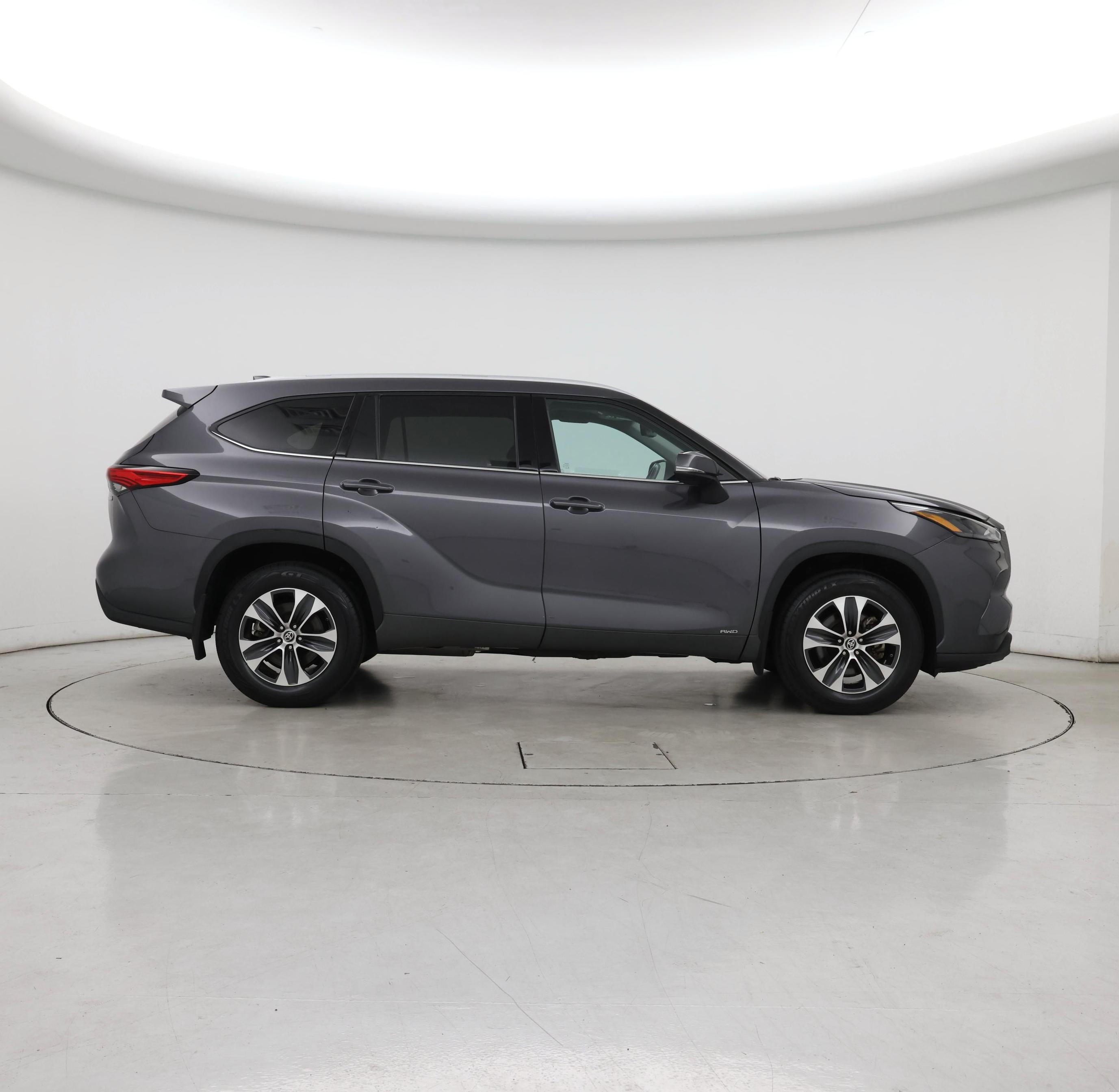 Thumbnail: 2022 Toyota Highlander - 7