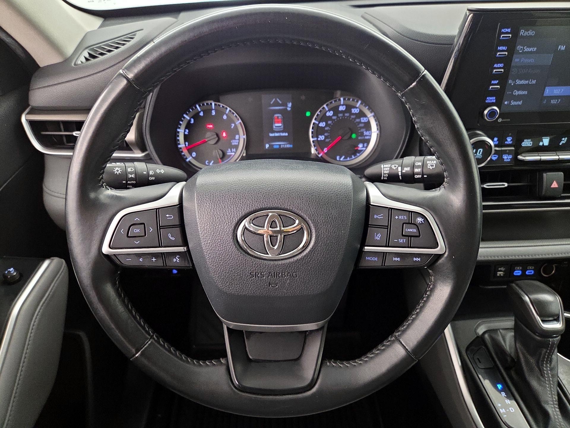Thumbnail: 2022 Toyota Highlander - 10