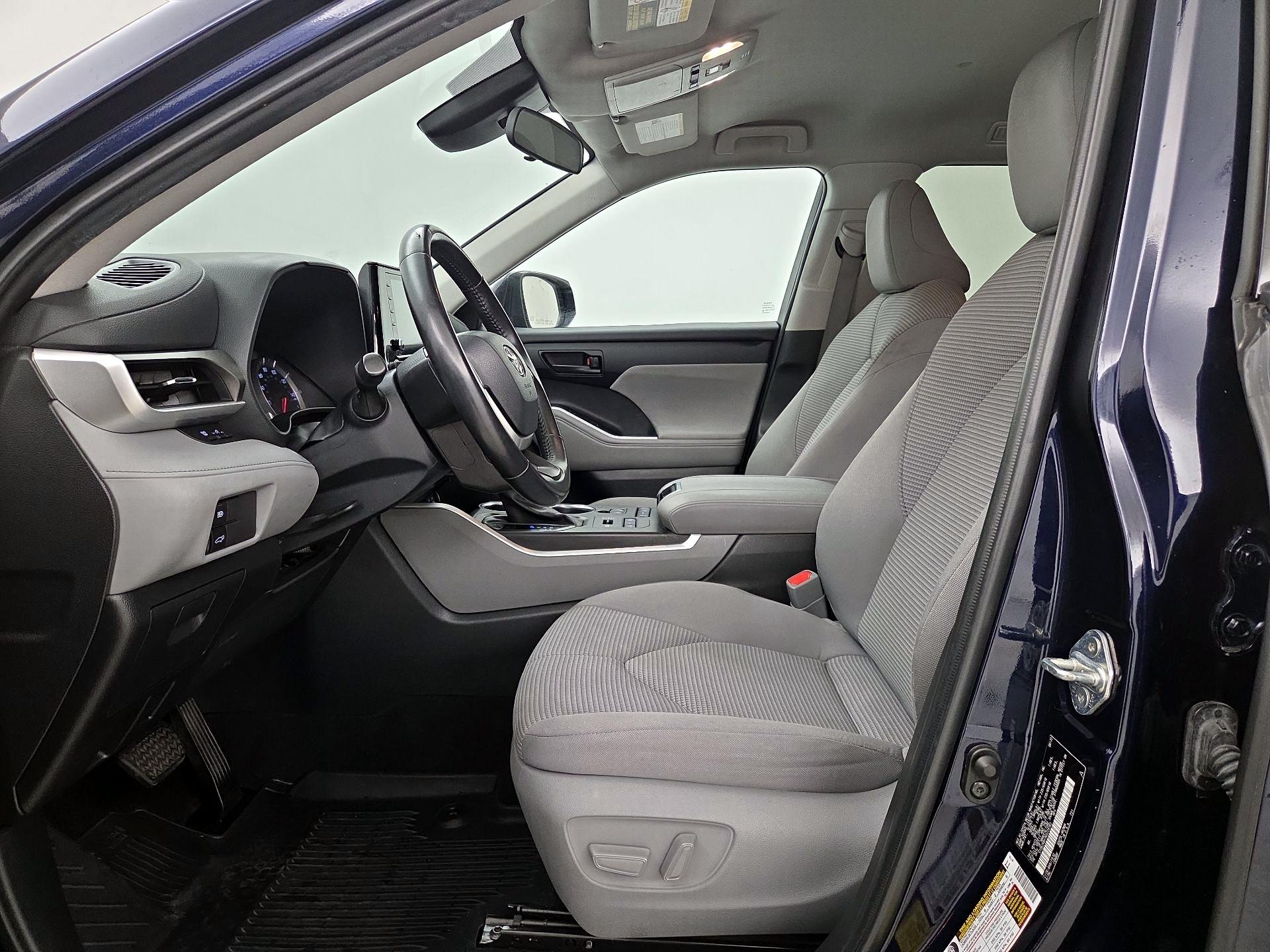 Thumbnail: 2022 Toyota Highlander - 11