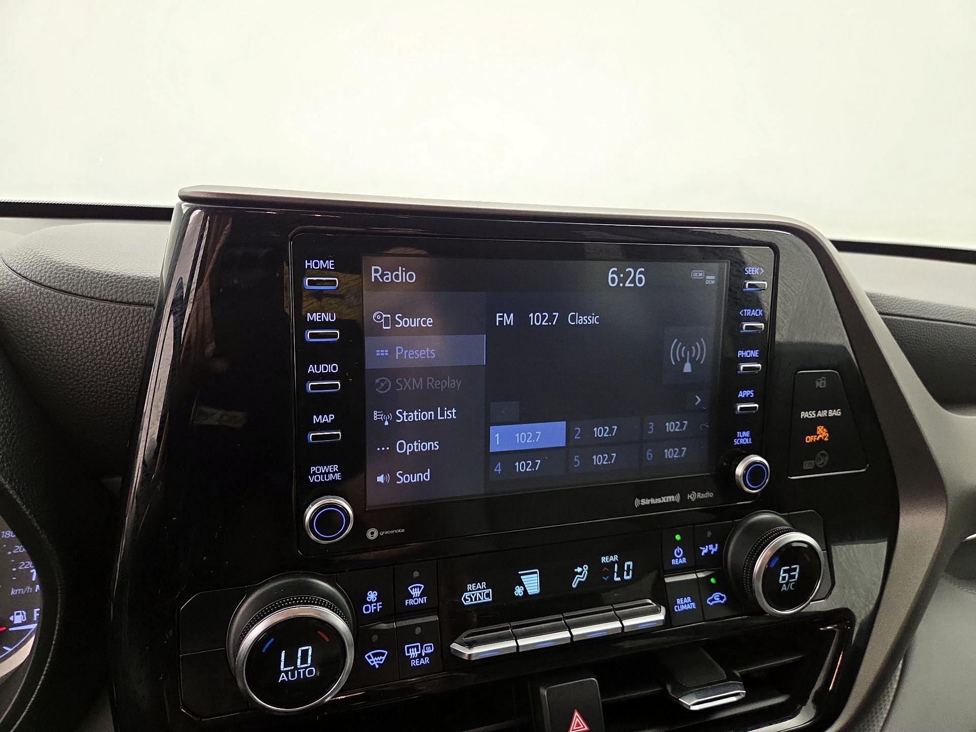 Thumbnail: 2022 Toyota Highlander - 15