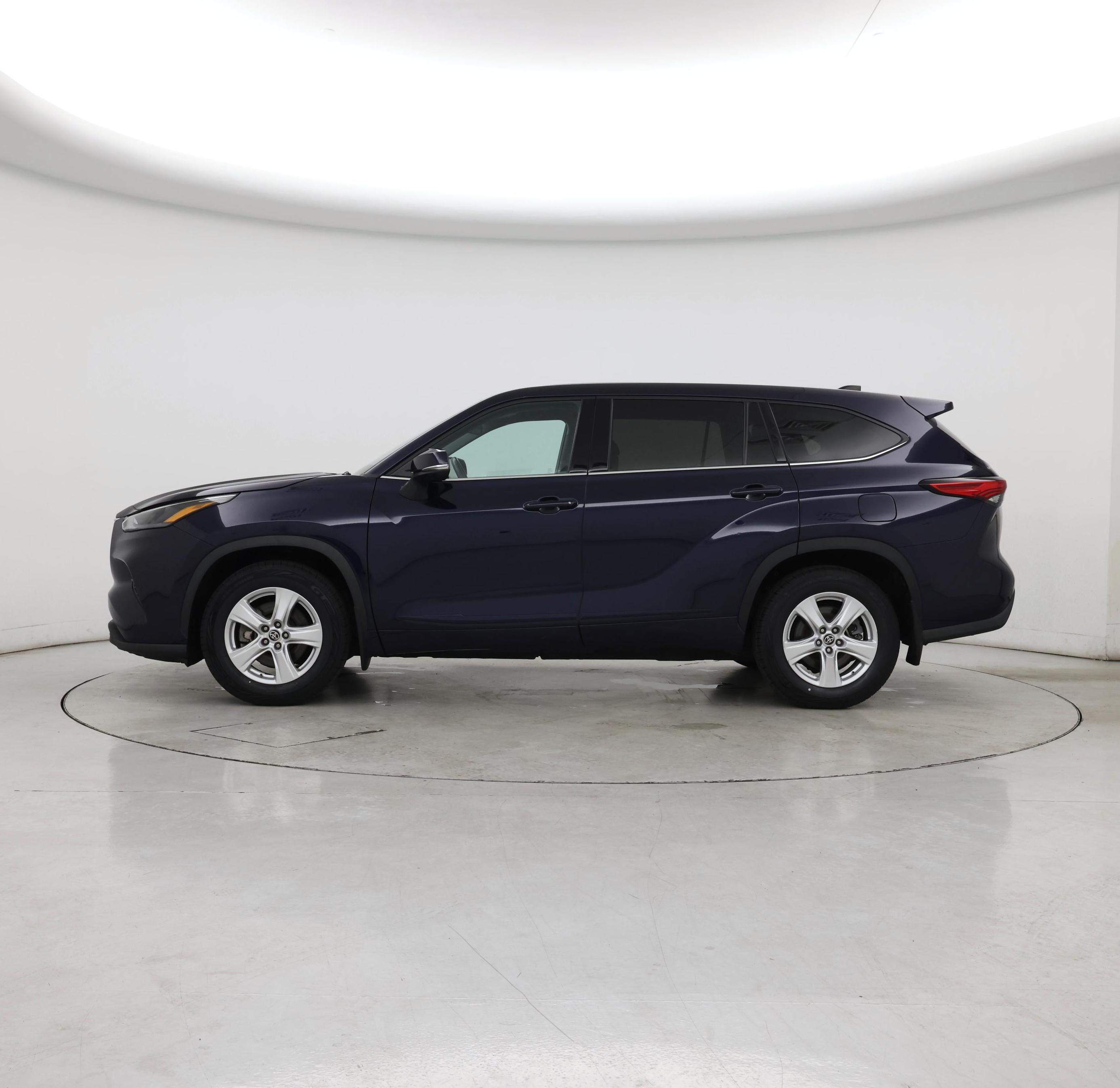 Thumbnail: 2022 Toyota Highlander - 3