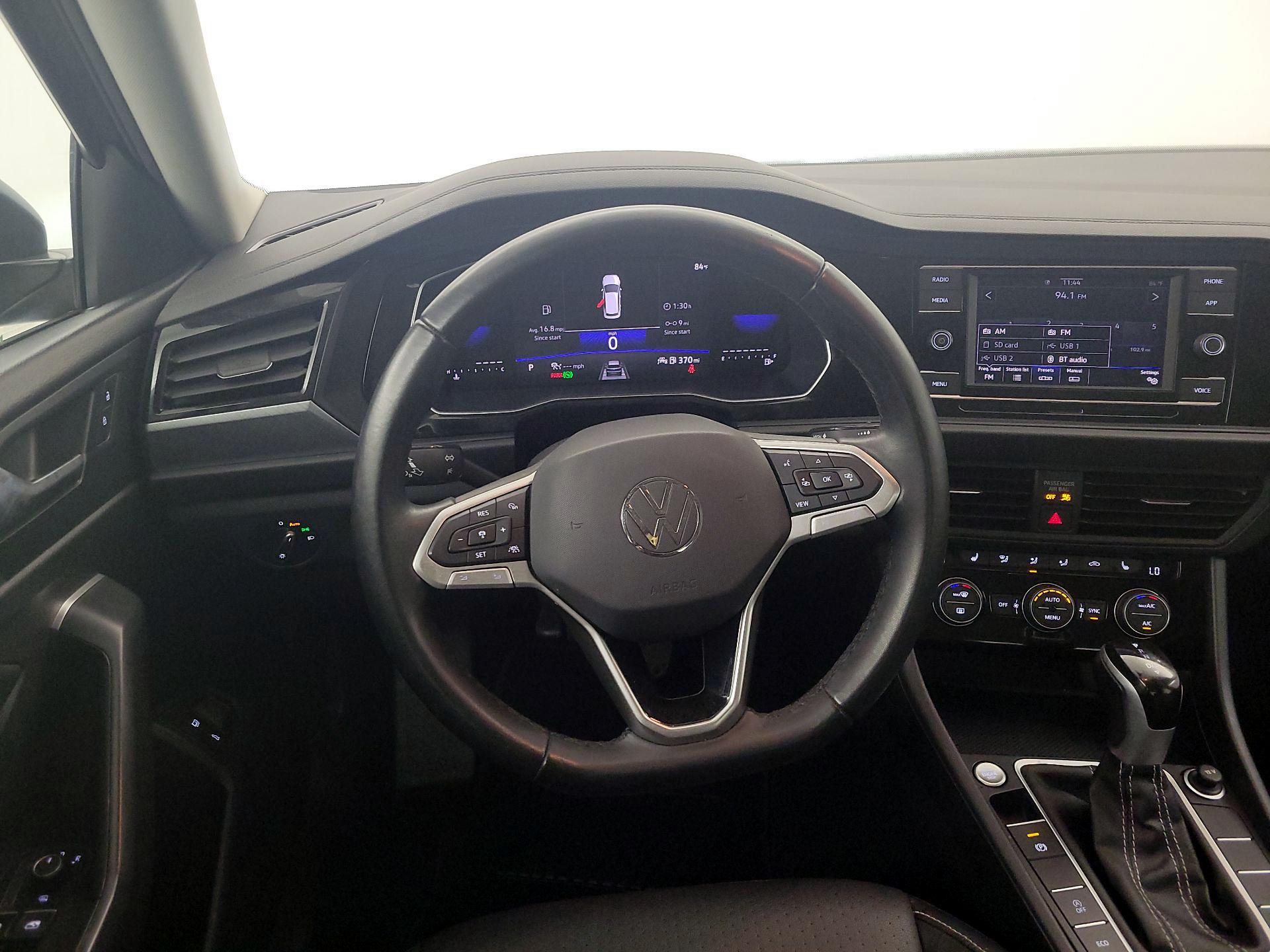 Thumbnail: 2024 Volkswagen Jetta - 10