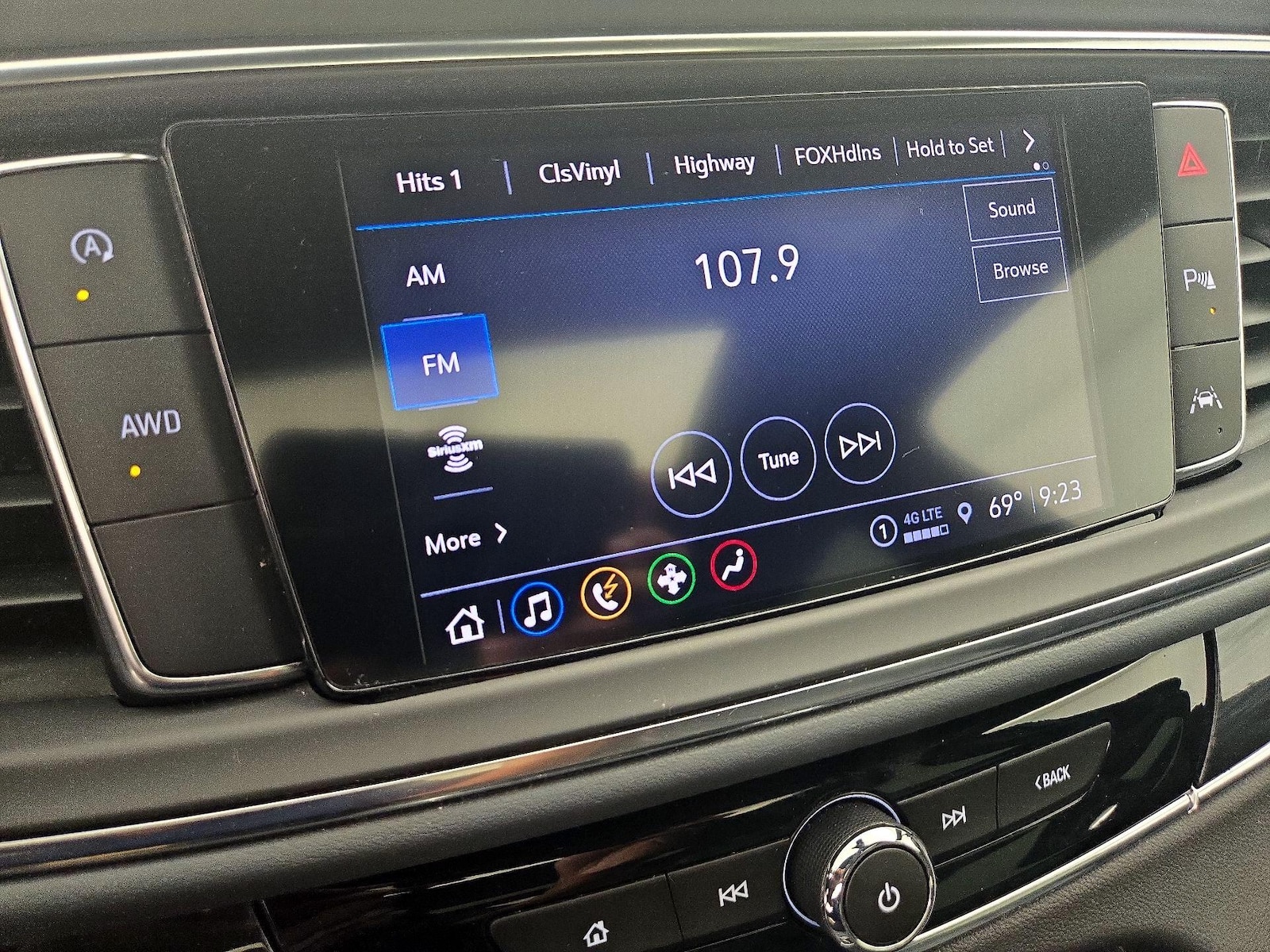 2023 Buick Enclave Essence - Photo 16