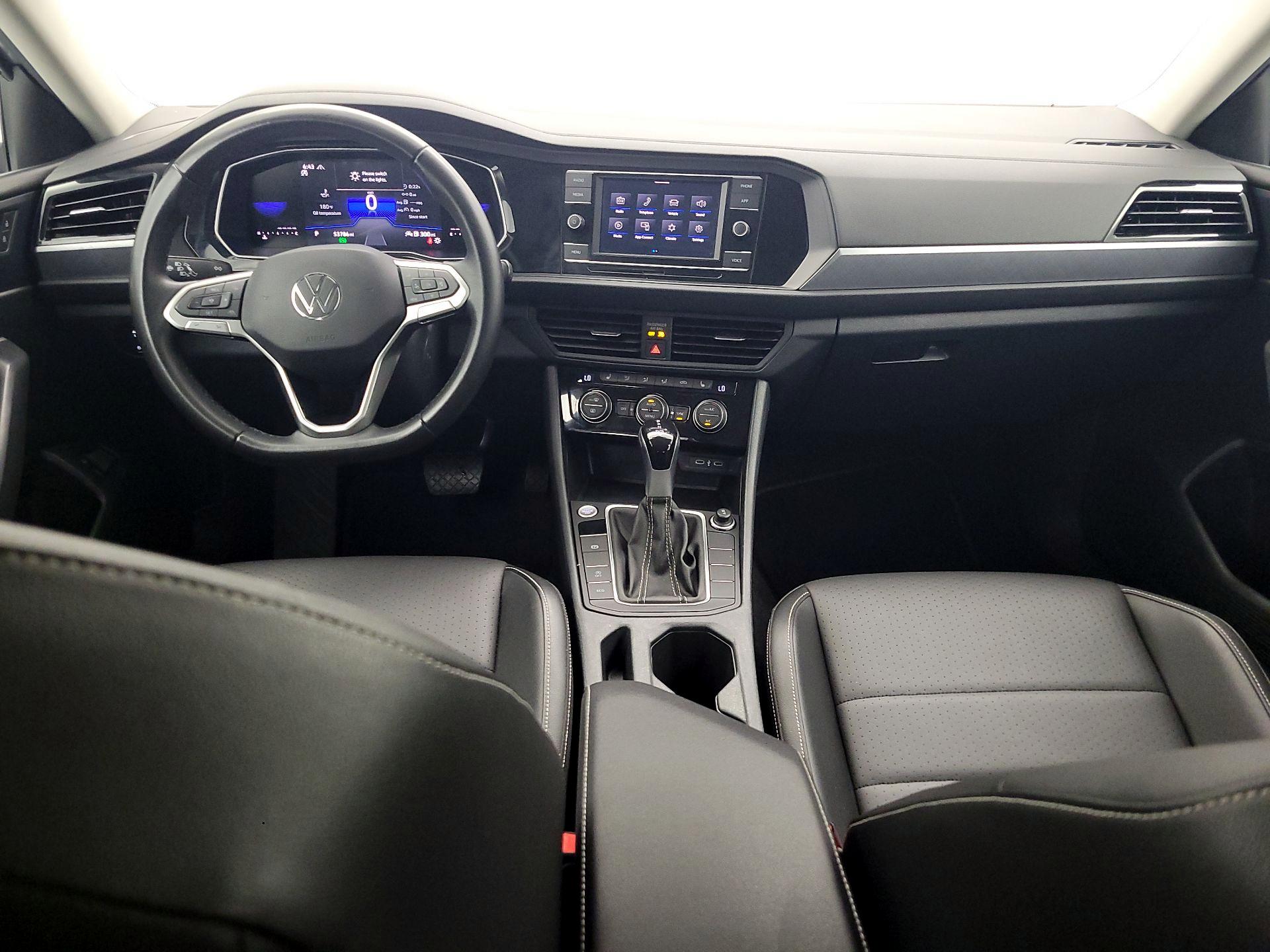 Thumbnail: 2024 Volkswagen Jetta - 9