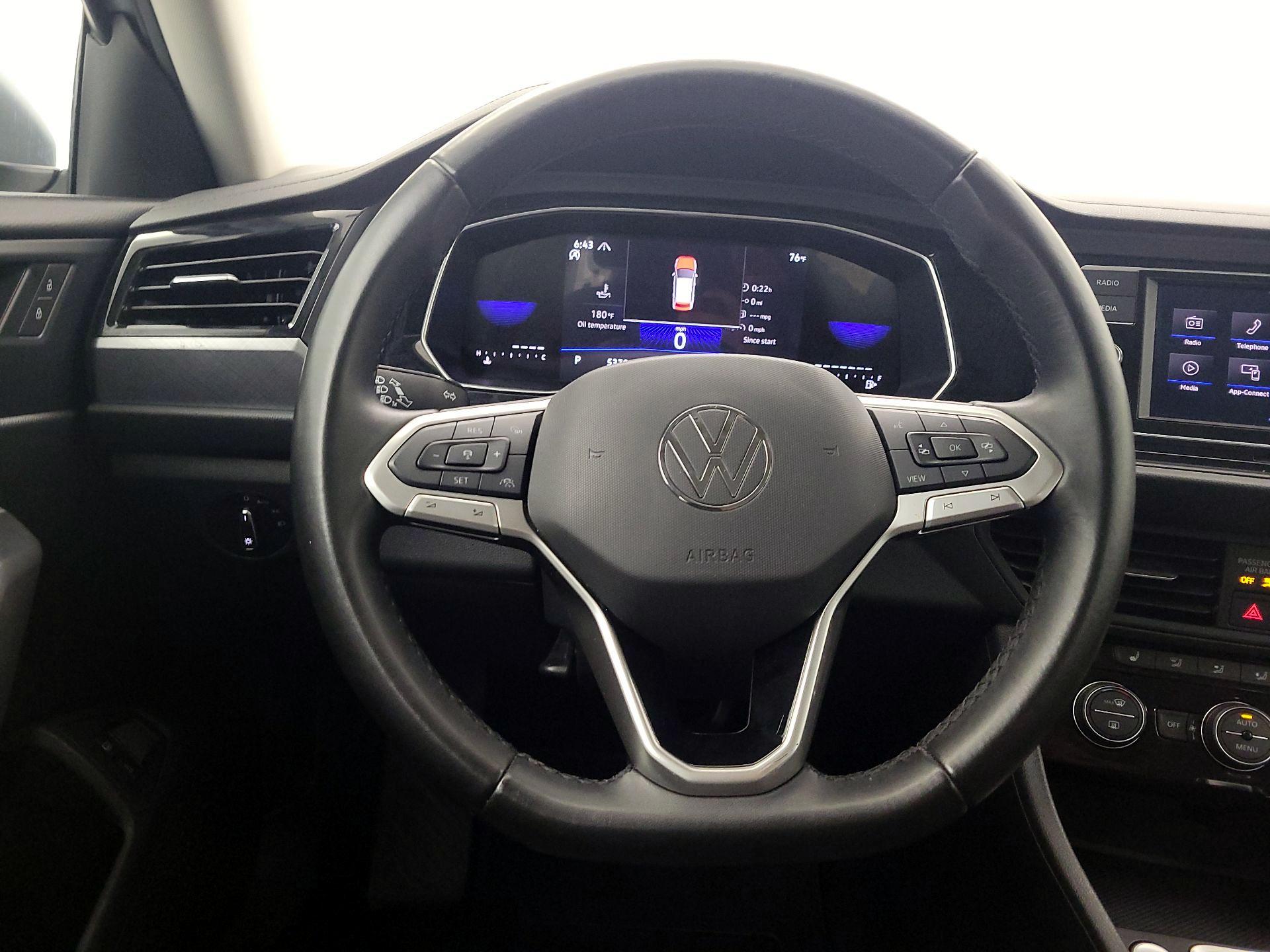 Thumbnail: 2024 Volkswagen Jetta - 10
